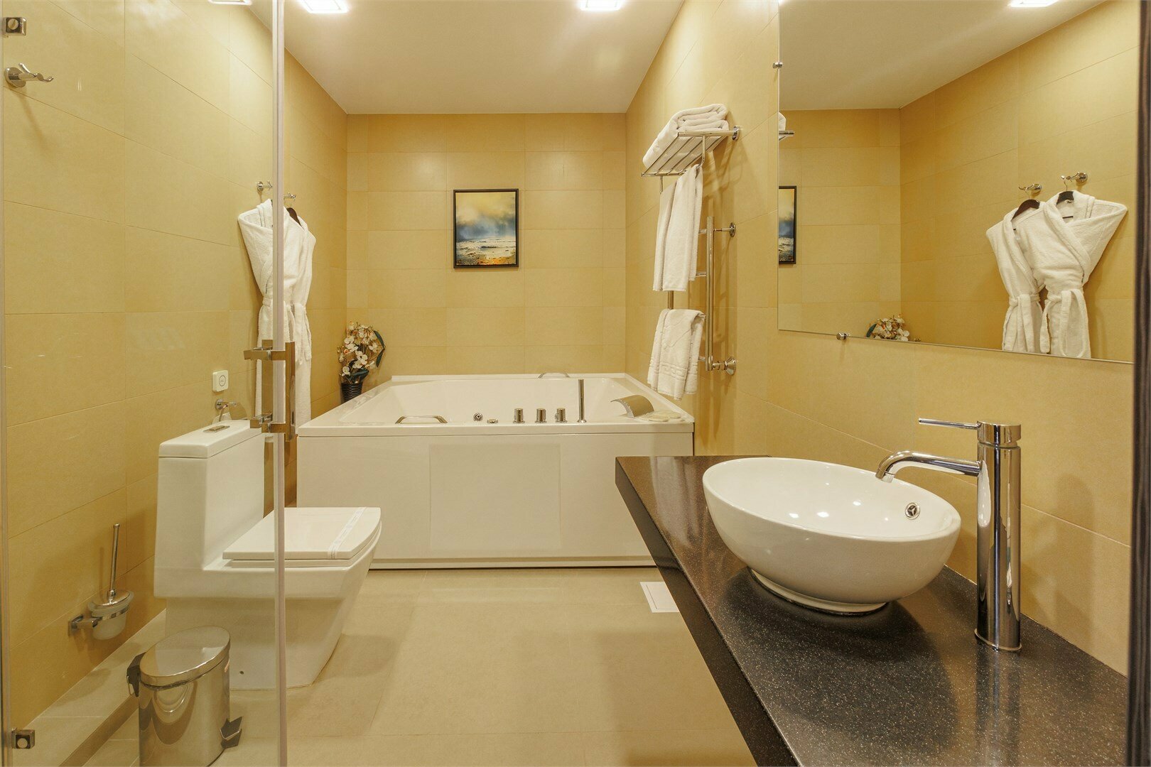 Люкс с кроватью размера "queen-size" и гидромассажной ванной