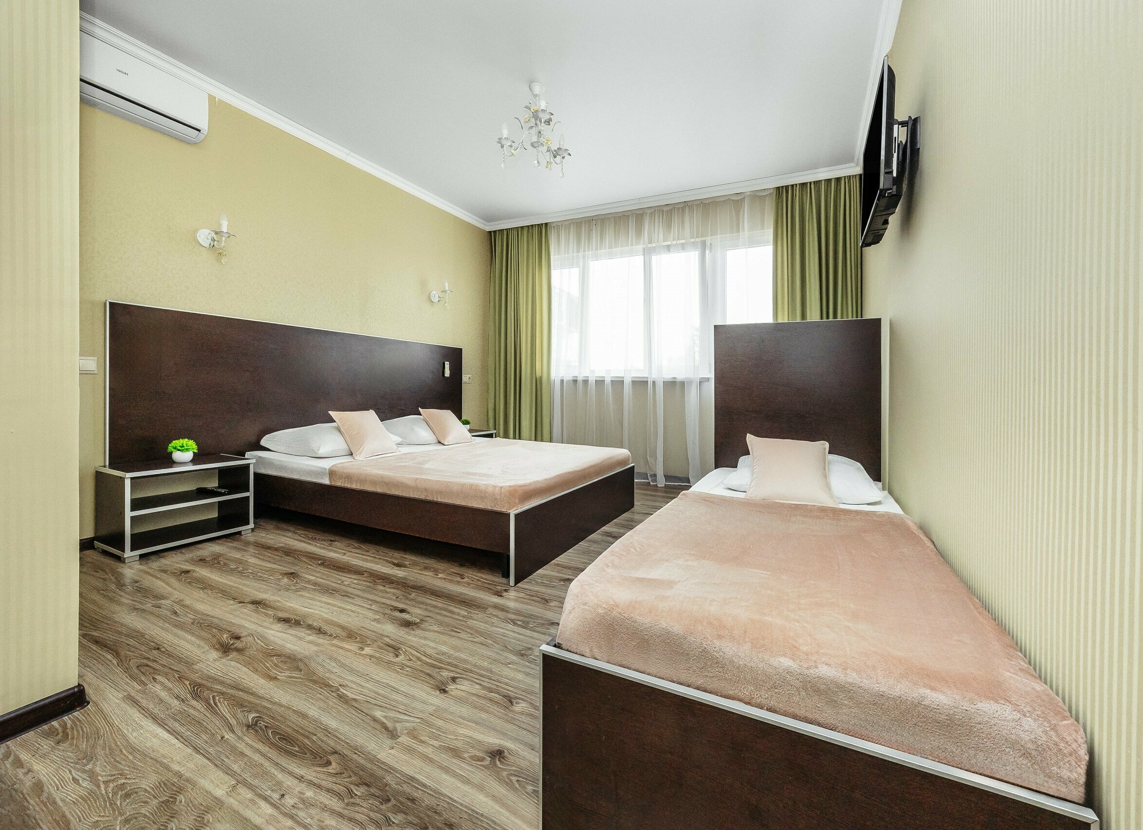 Трехместный номер с дополнительным местом БроНау Ася