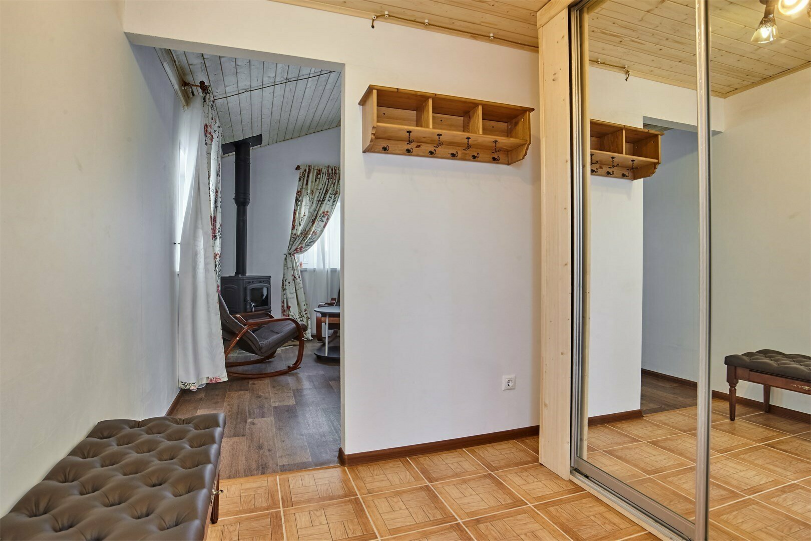 Апартаменты на 2-х гостей с камином и ванной