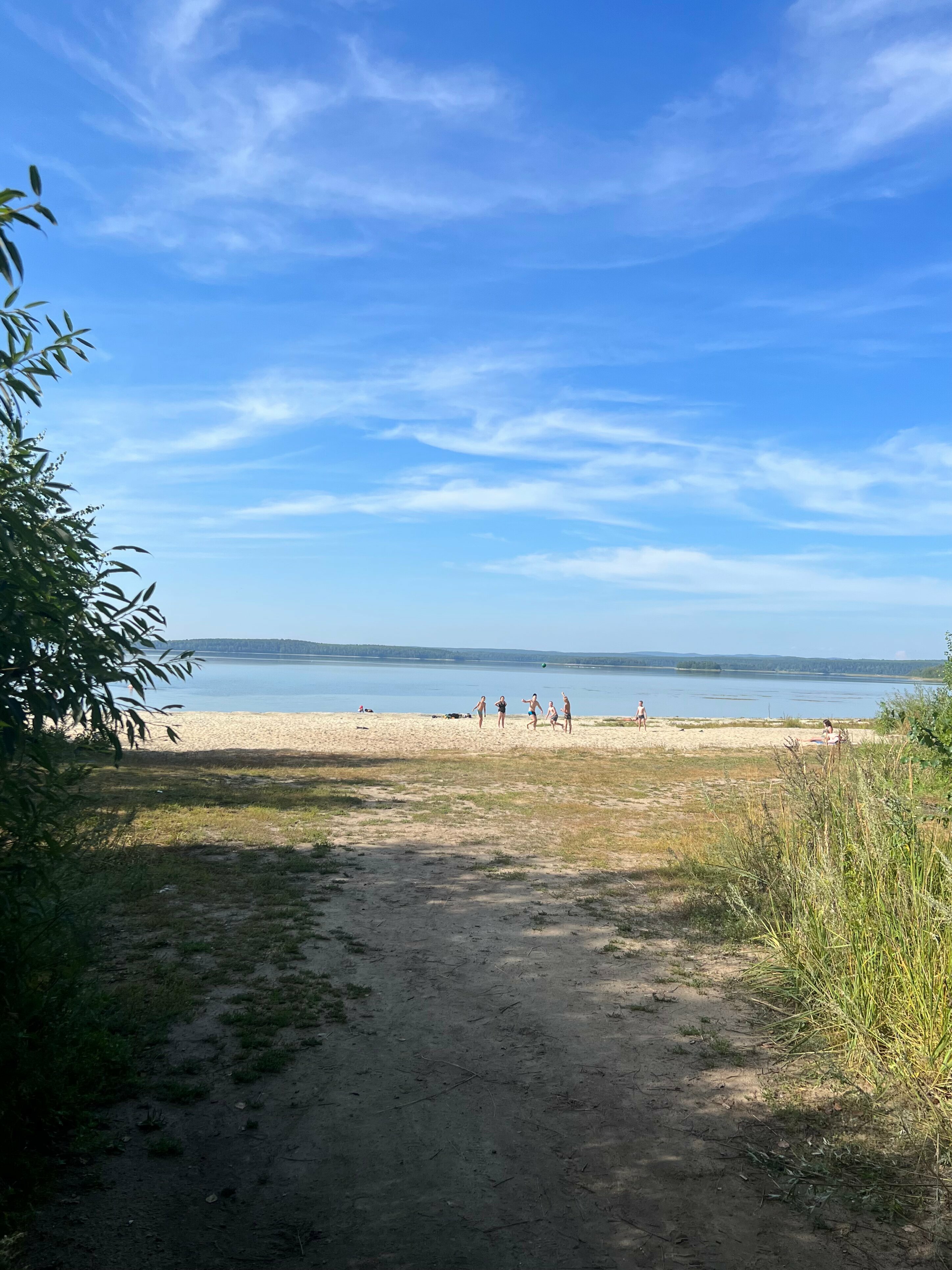 Семейный номер с видом на озеро