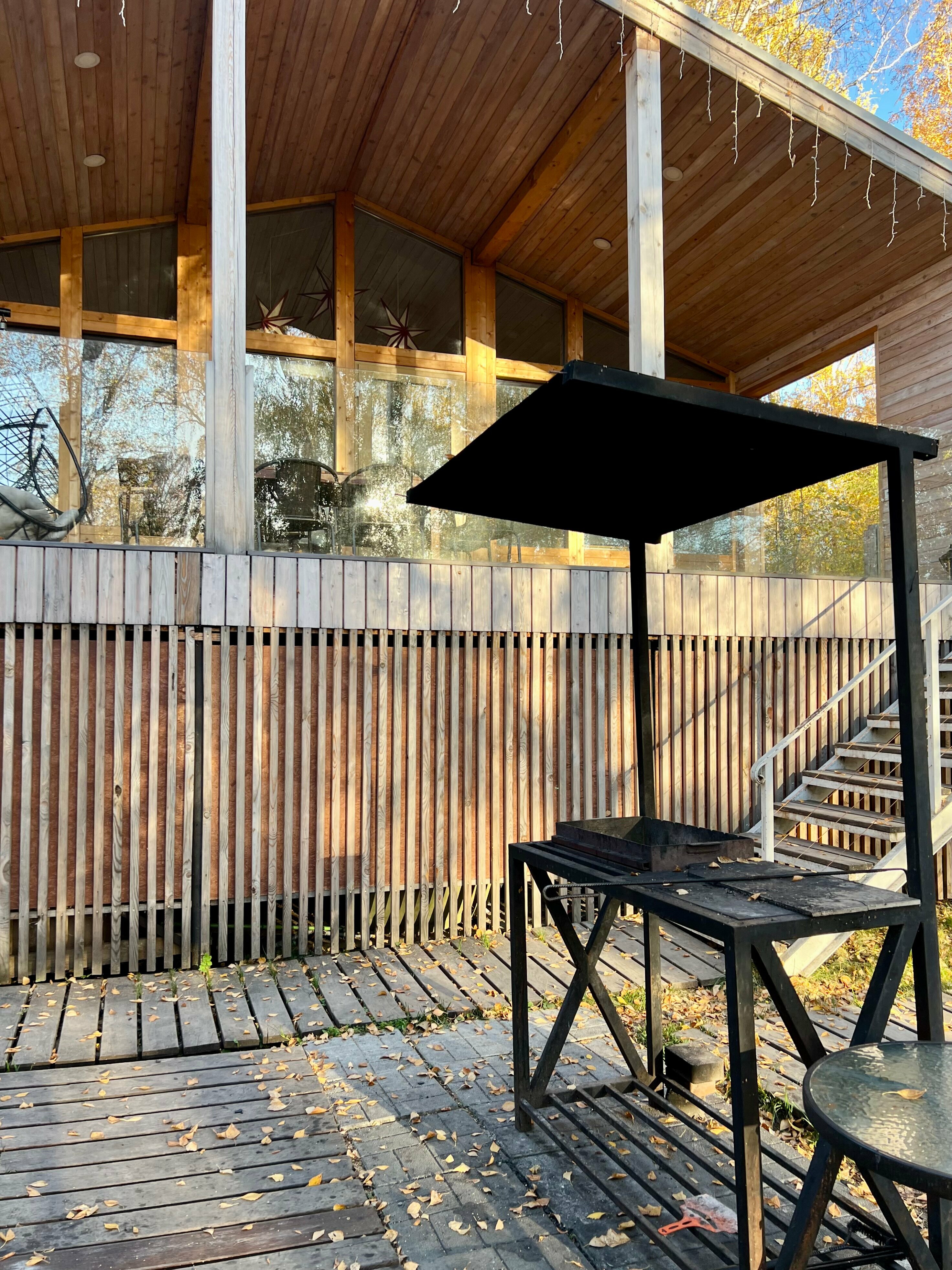 Семейный номер с видом на озеро