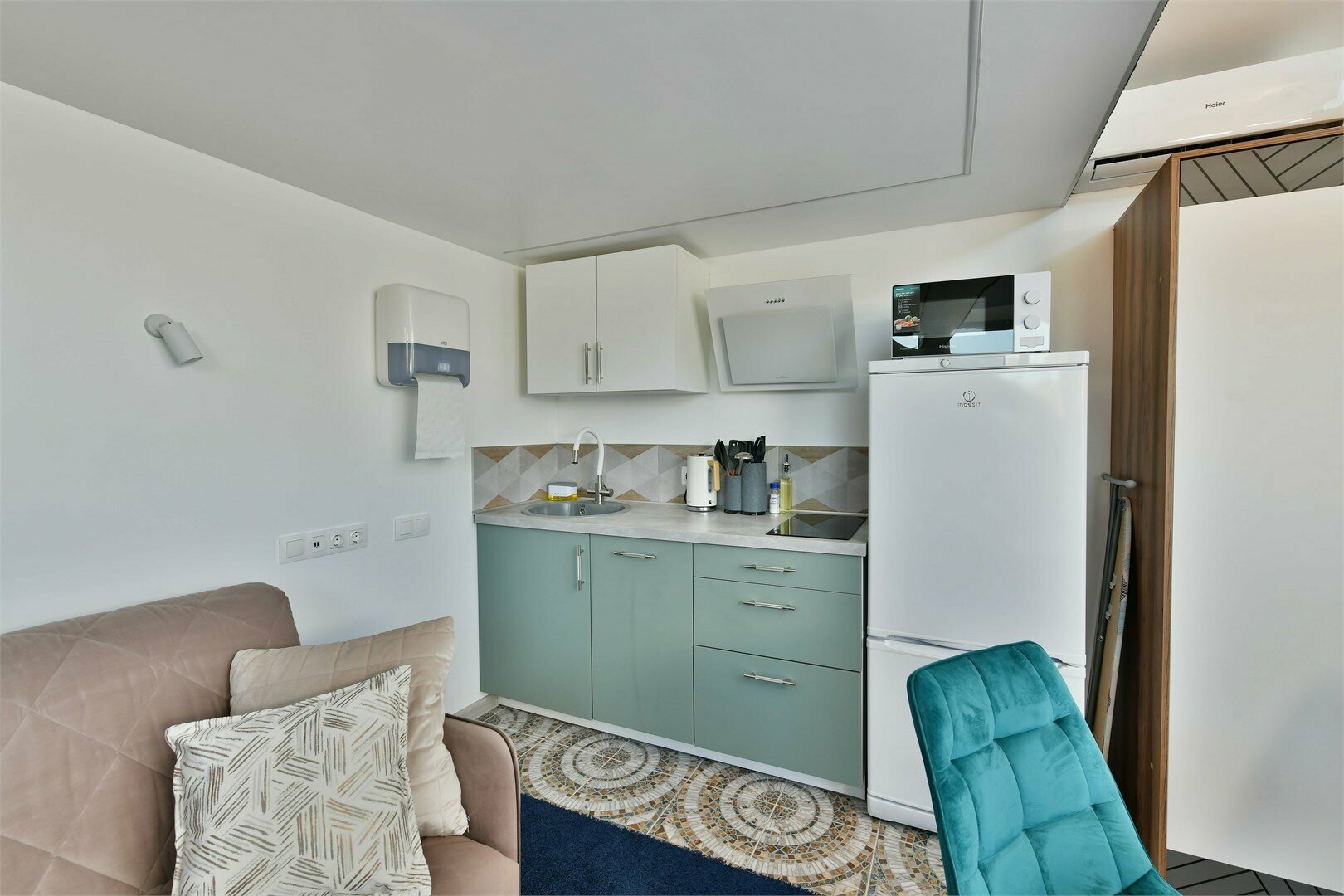 Гнездо для двоих с балконом