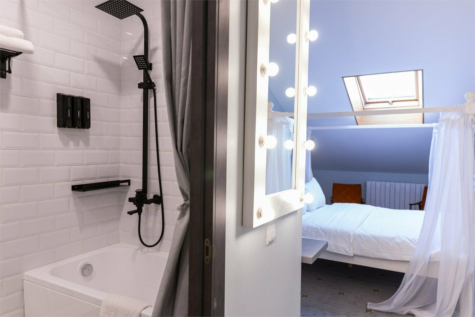 Арт-Комфорт с одной двуспальной кроватью