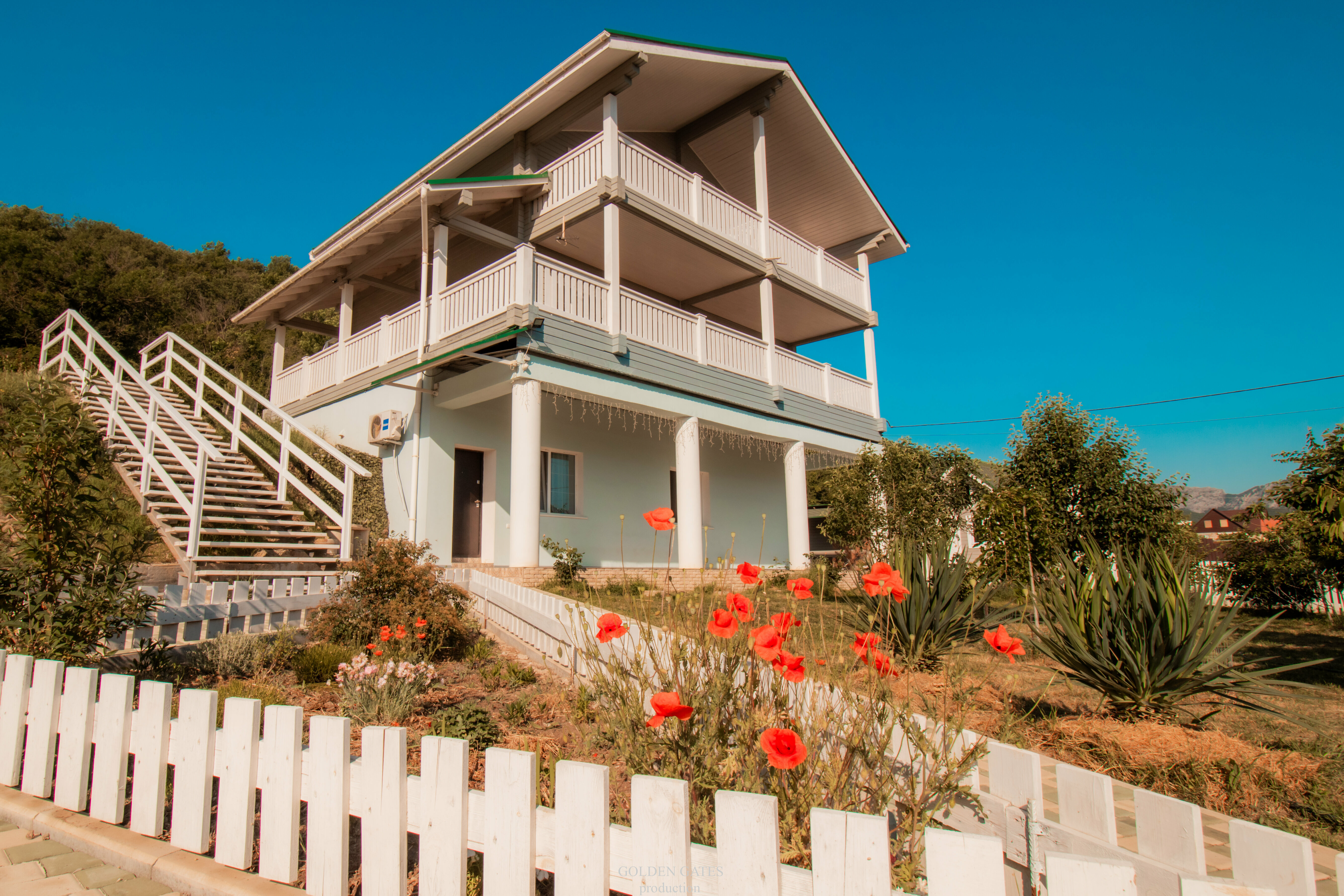 Семейный номер с видом на горы