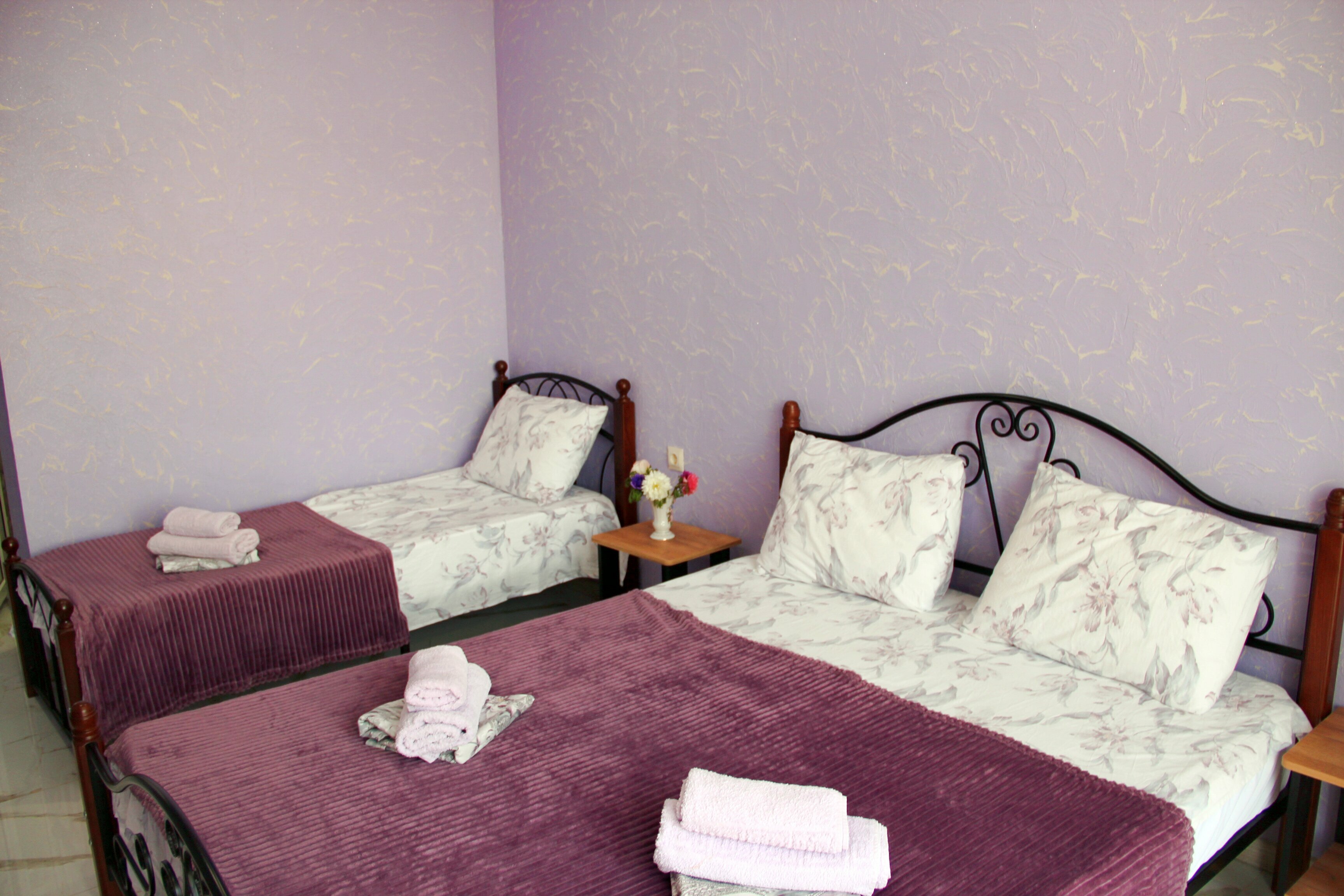 Трехместный номер с балконом