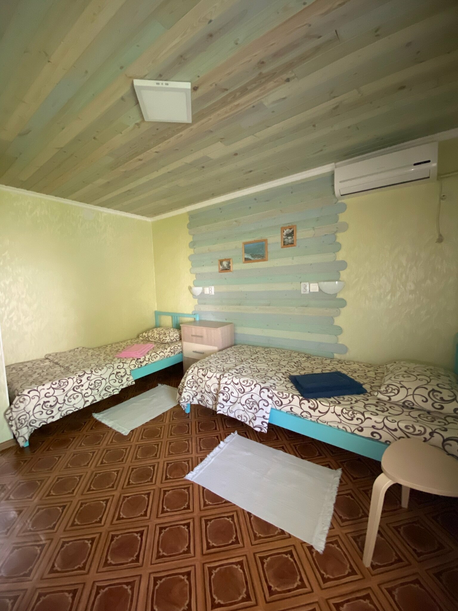 Четырехместный номер с балконом