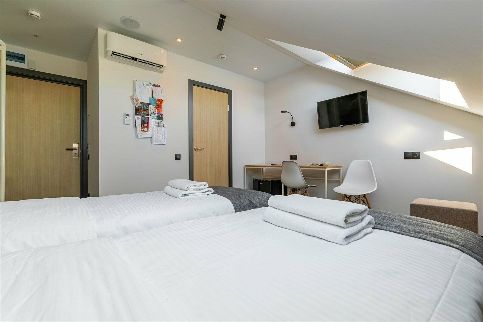 izzzi MANSARDA COMFORT с кондиционером