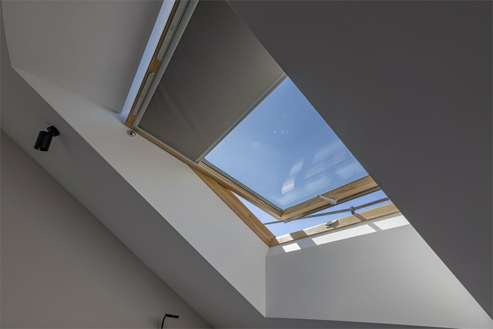 izzzi MANSARDA COMFORT с кондиционером