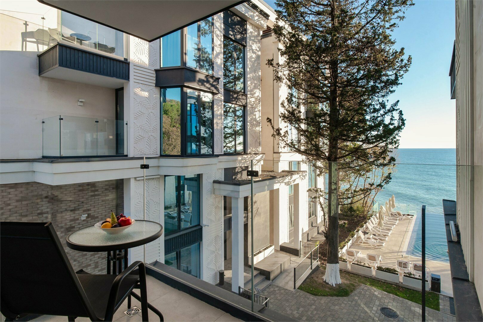 Делюкс с видом на бассейн