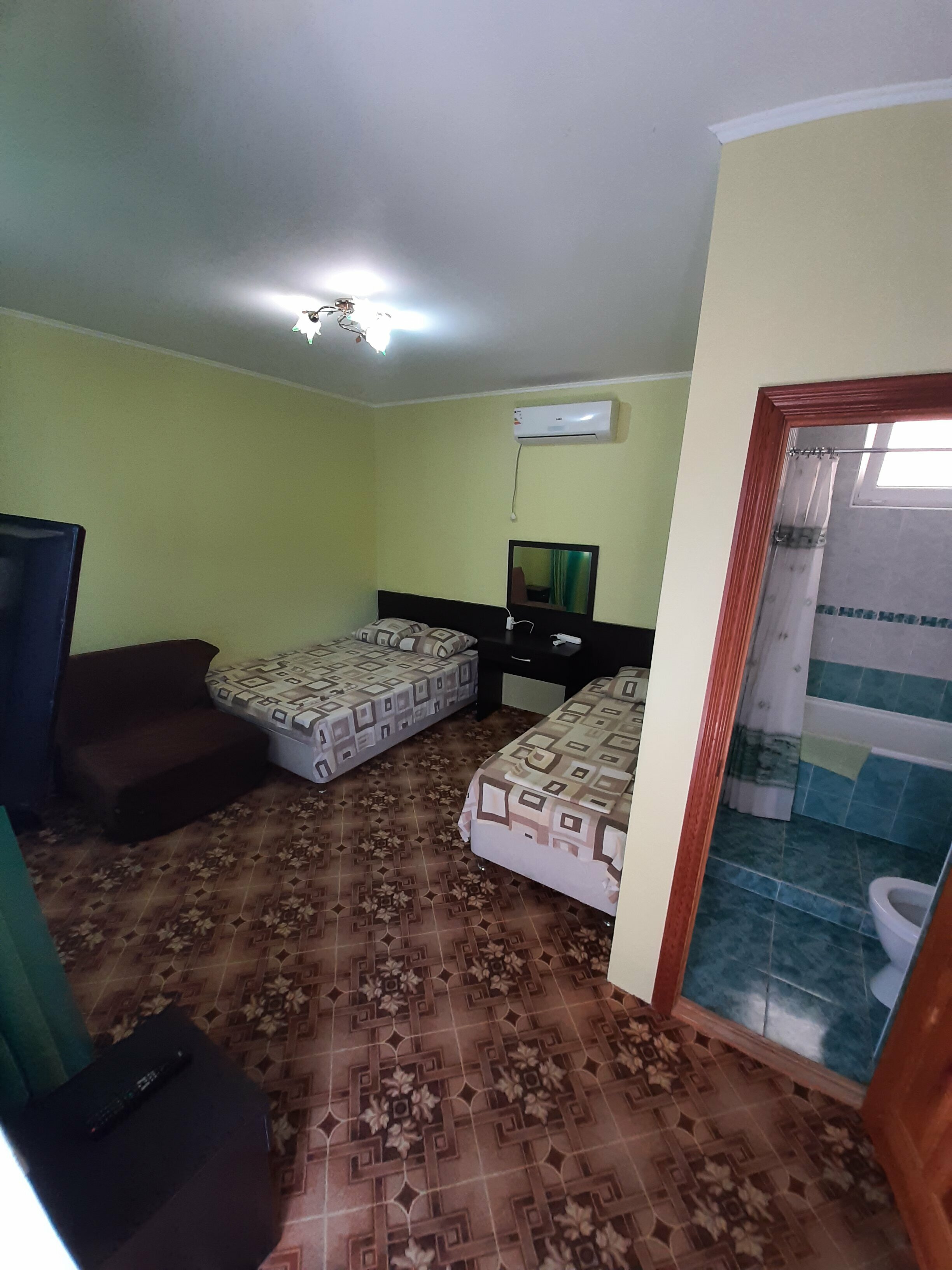 Трехместный номер с ванной