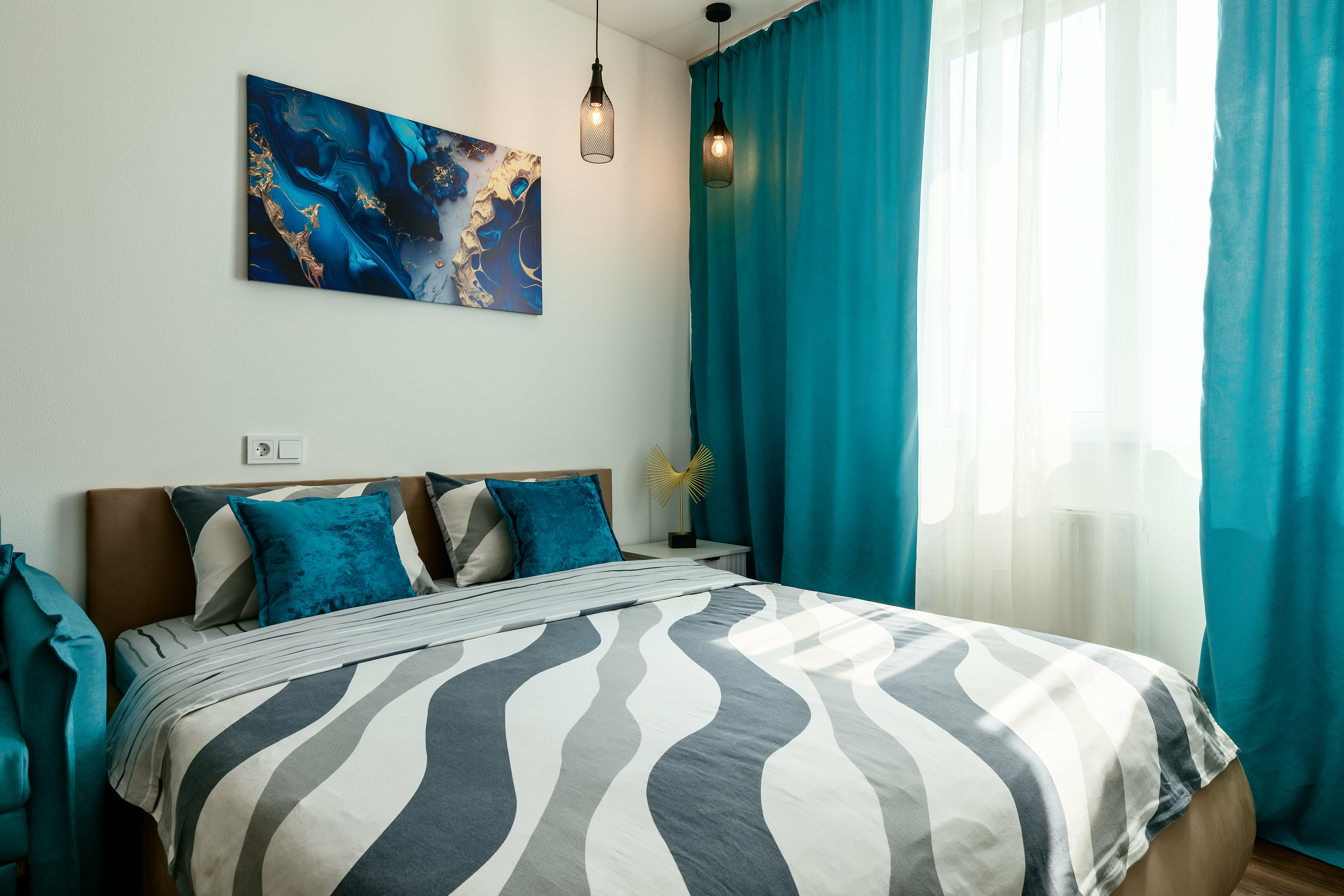 Номер-студия с кроватью размера "king-size" и диван-кроватью