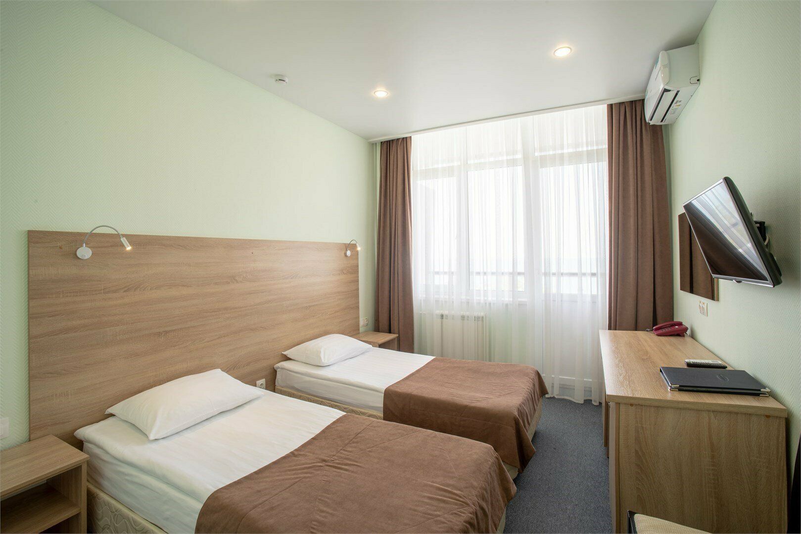 Стандарт двухместный с видом на парк (Приморский корпус)