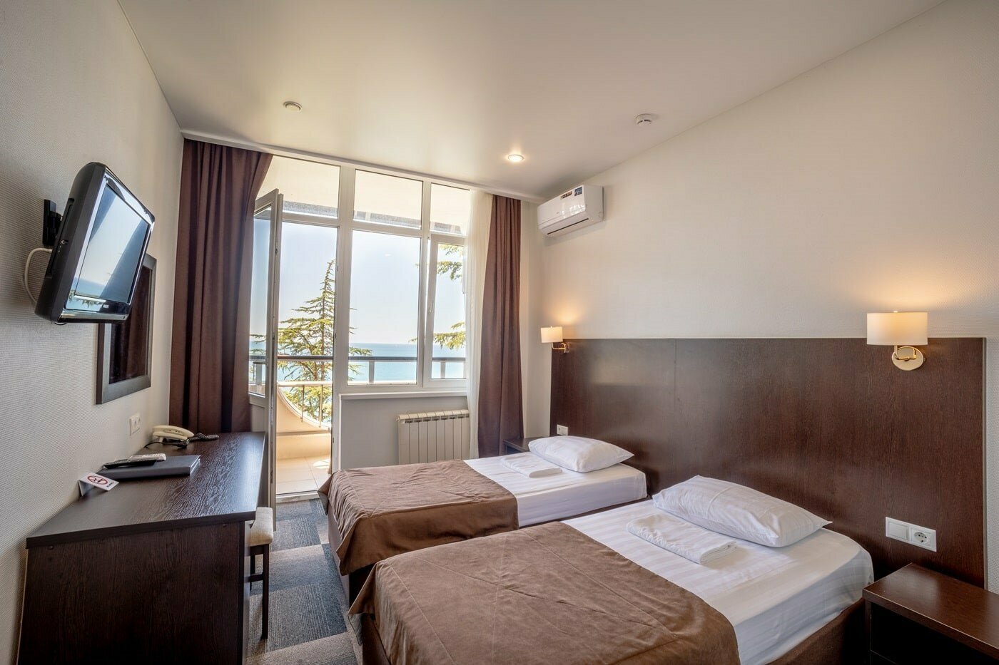 Стандарт двухместный с видом на парк (Приморский корпус)