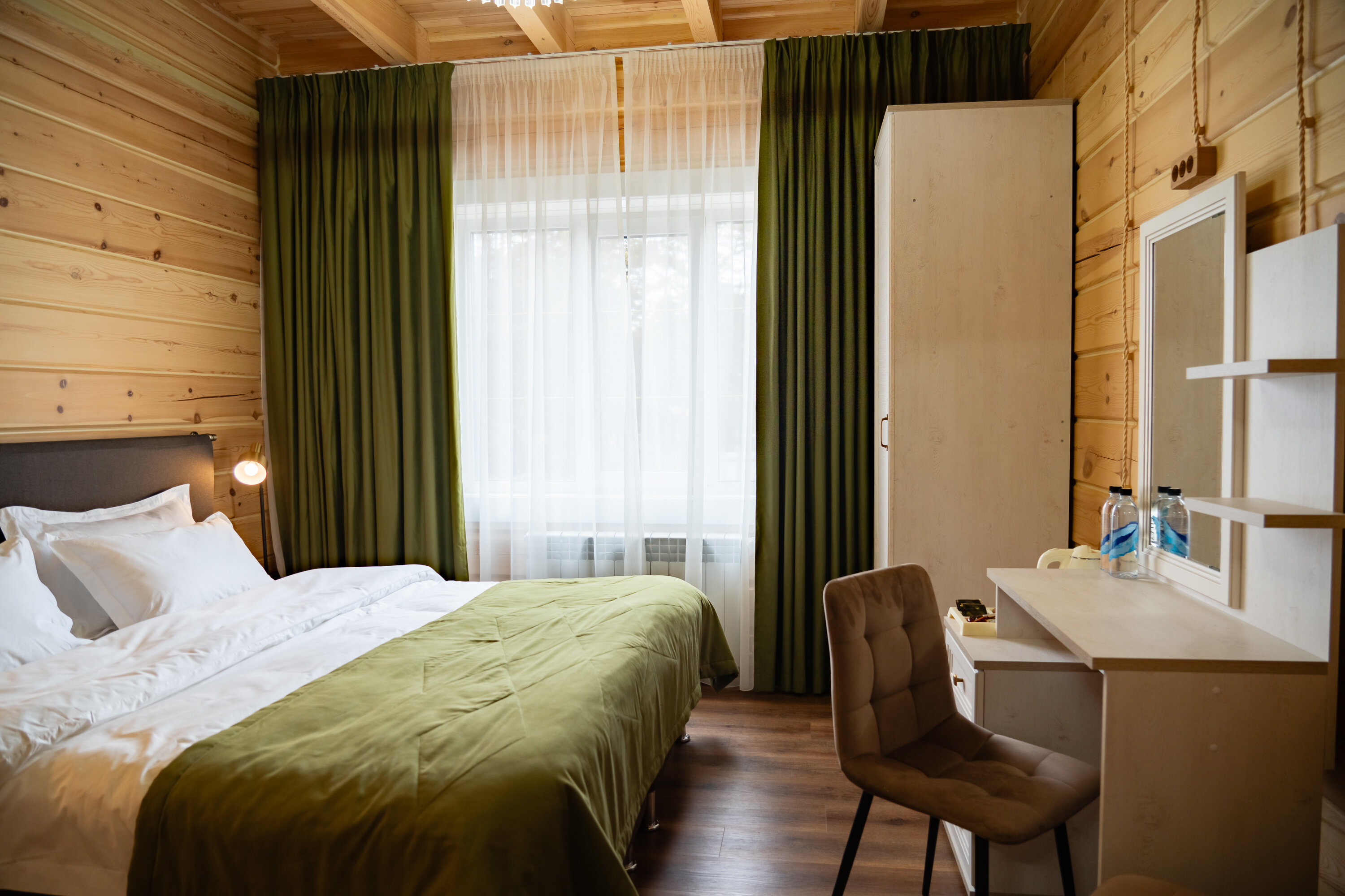 Люкс с видом на озеро