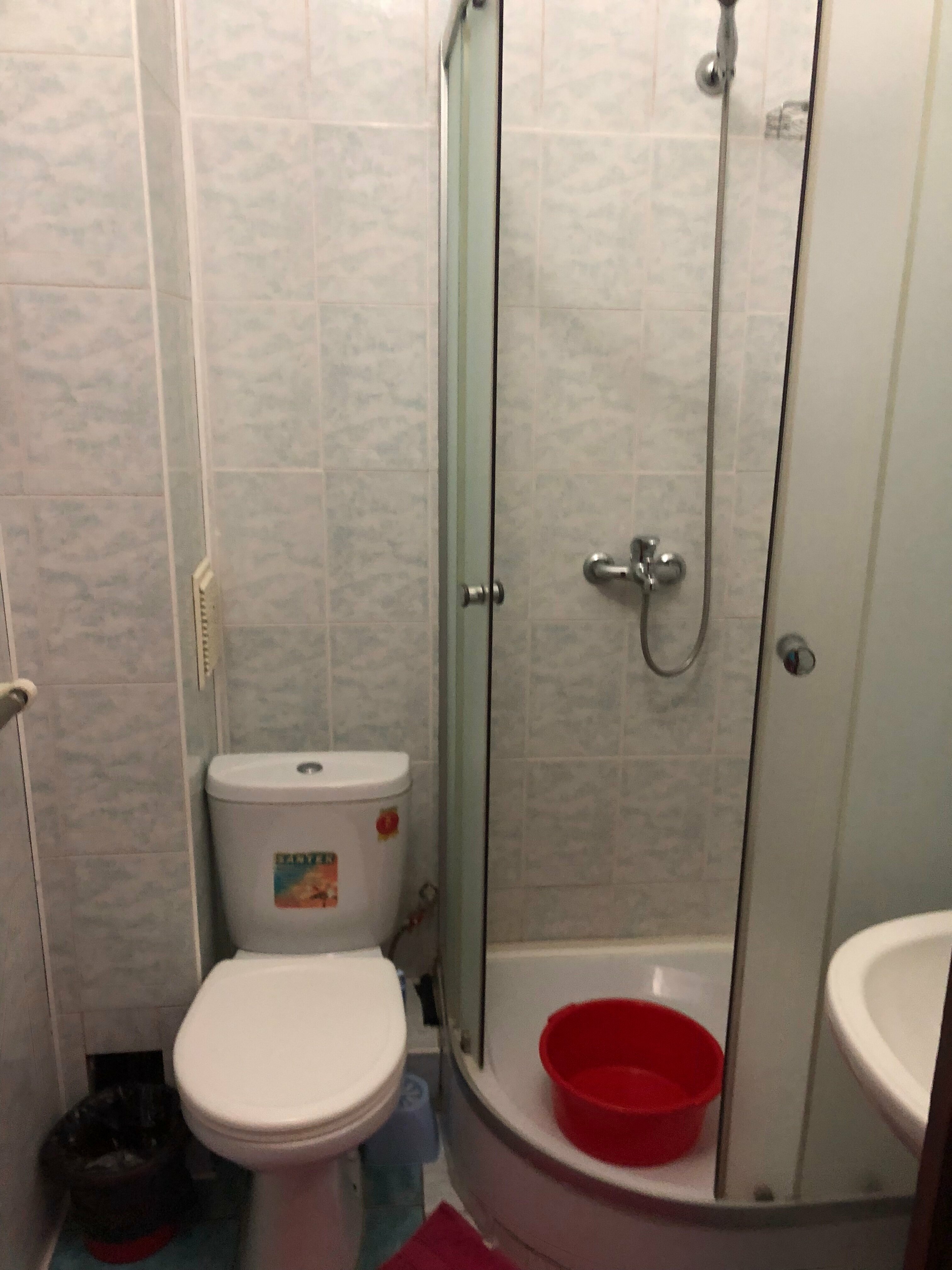 Четырехместный номер с ванной комнатой