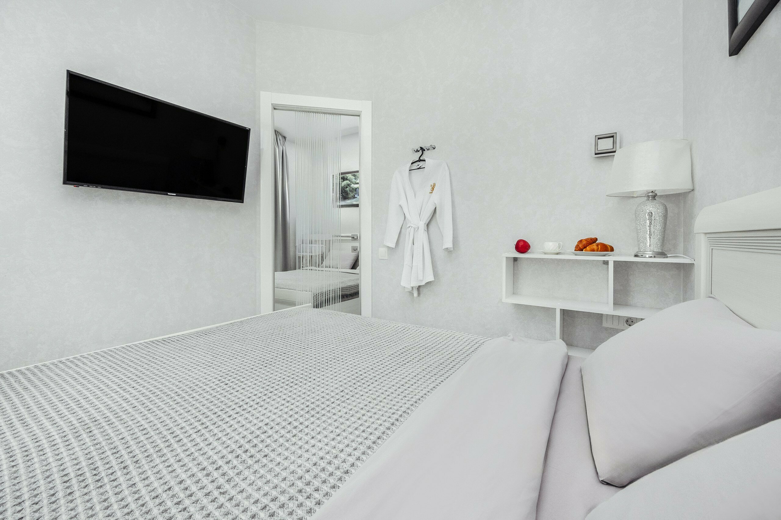 Апартаменты 1-ком с изолированной спальней