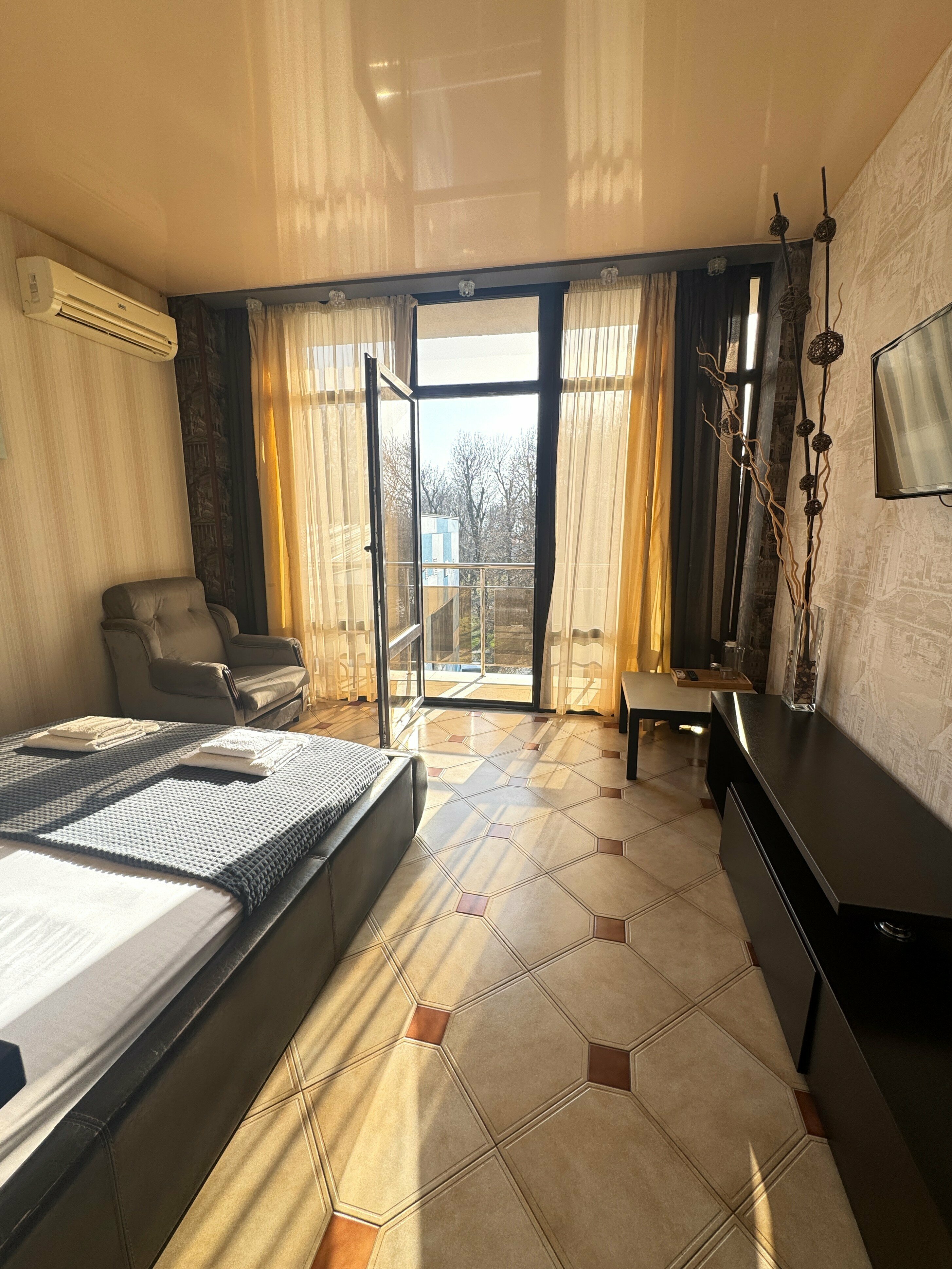 Двухместный номер комфорт с балконом, с доп местом