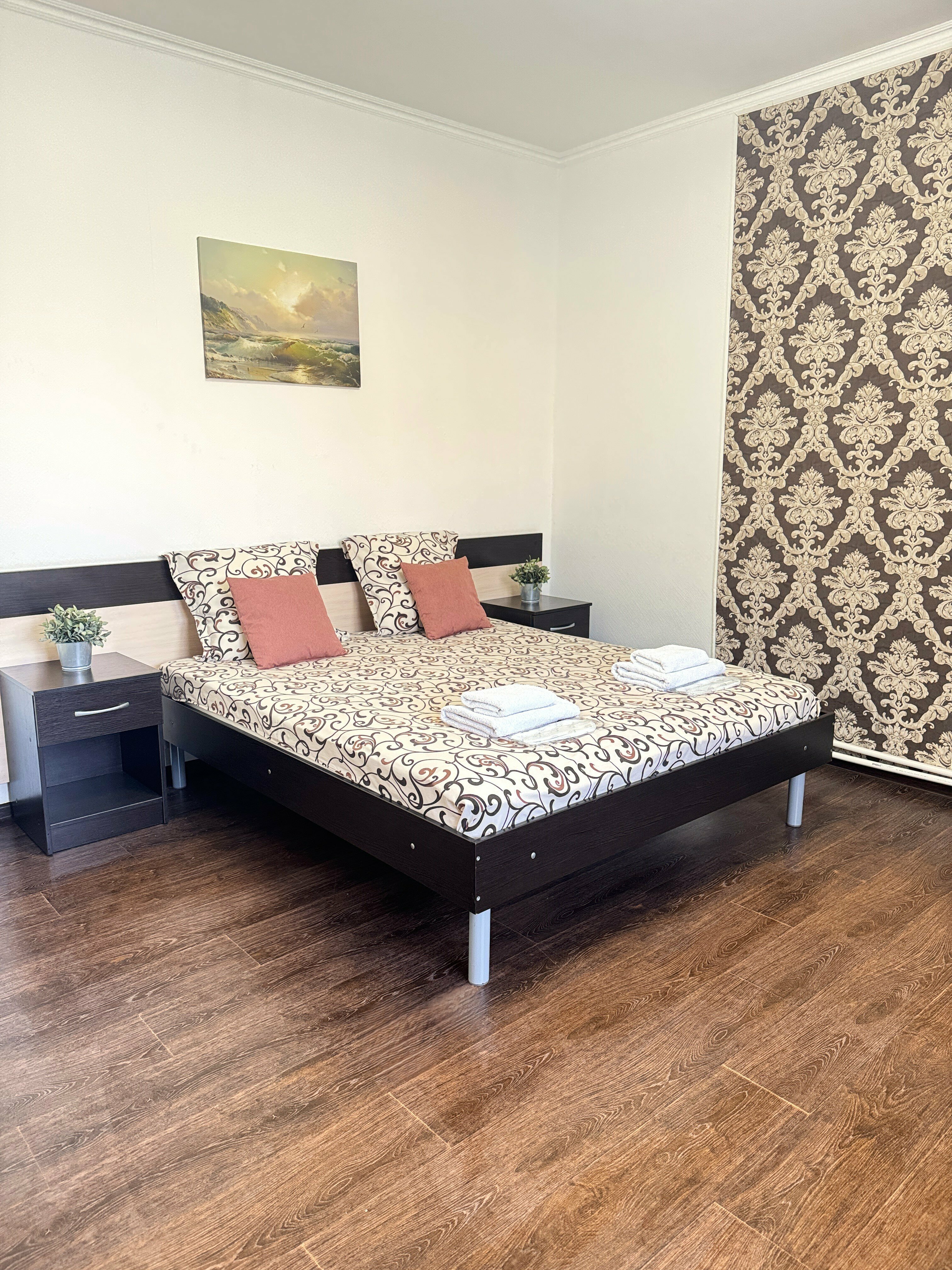 Семейный улучшенный 2+2 с диваном (без вида из окна)