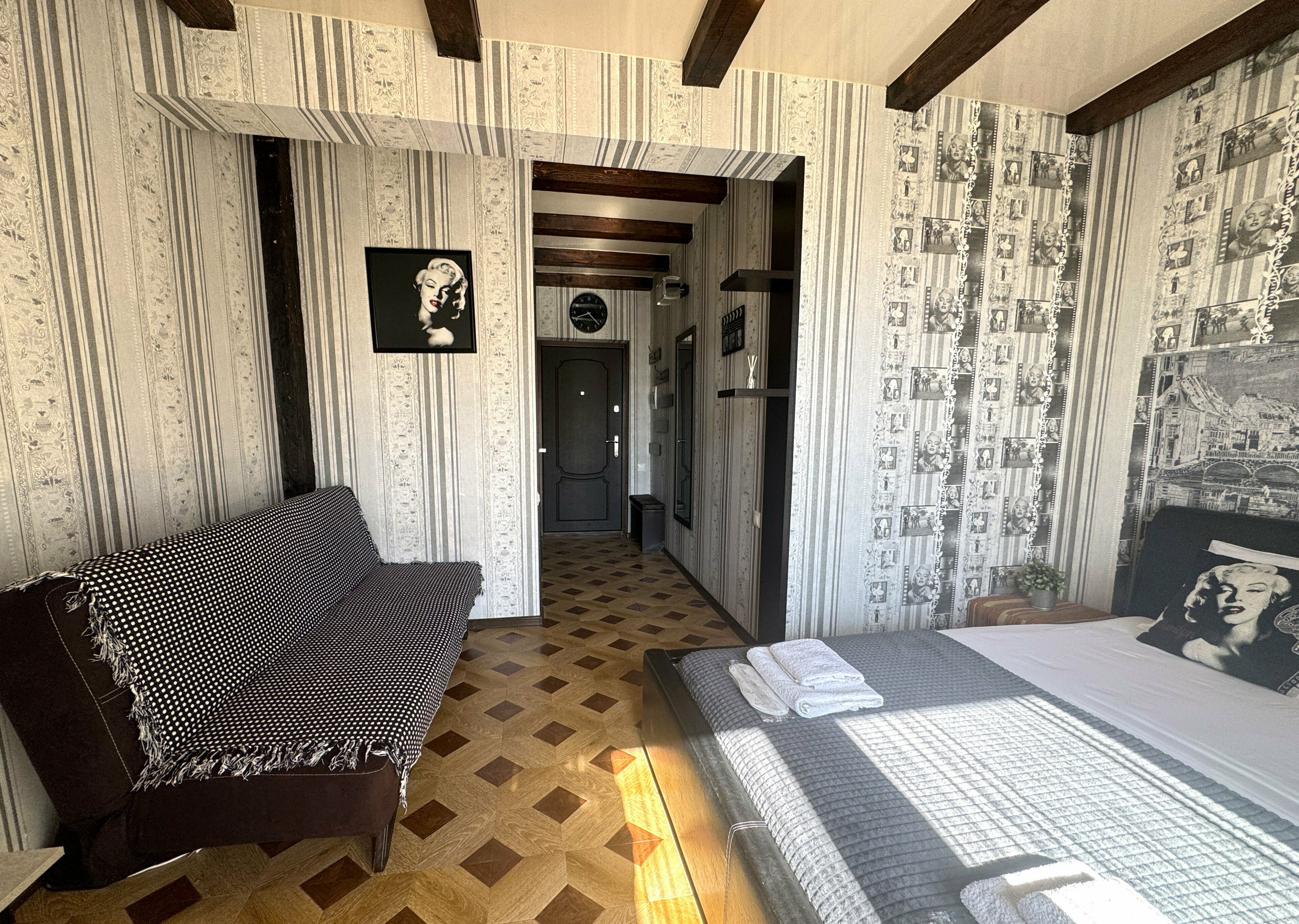 Семейный комфорт 2+2 с балконом и диваном