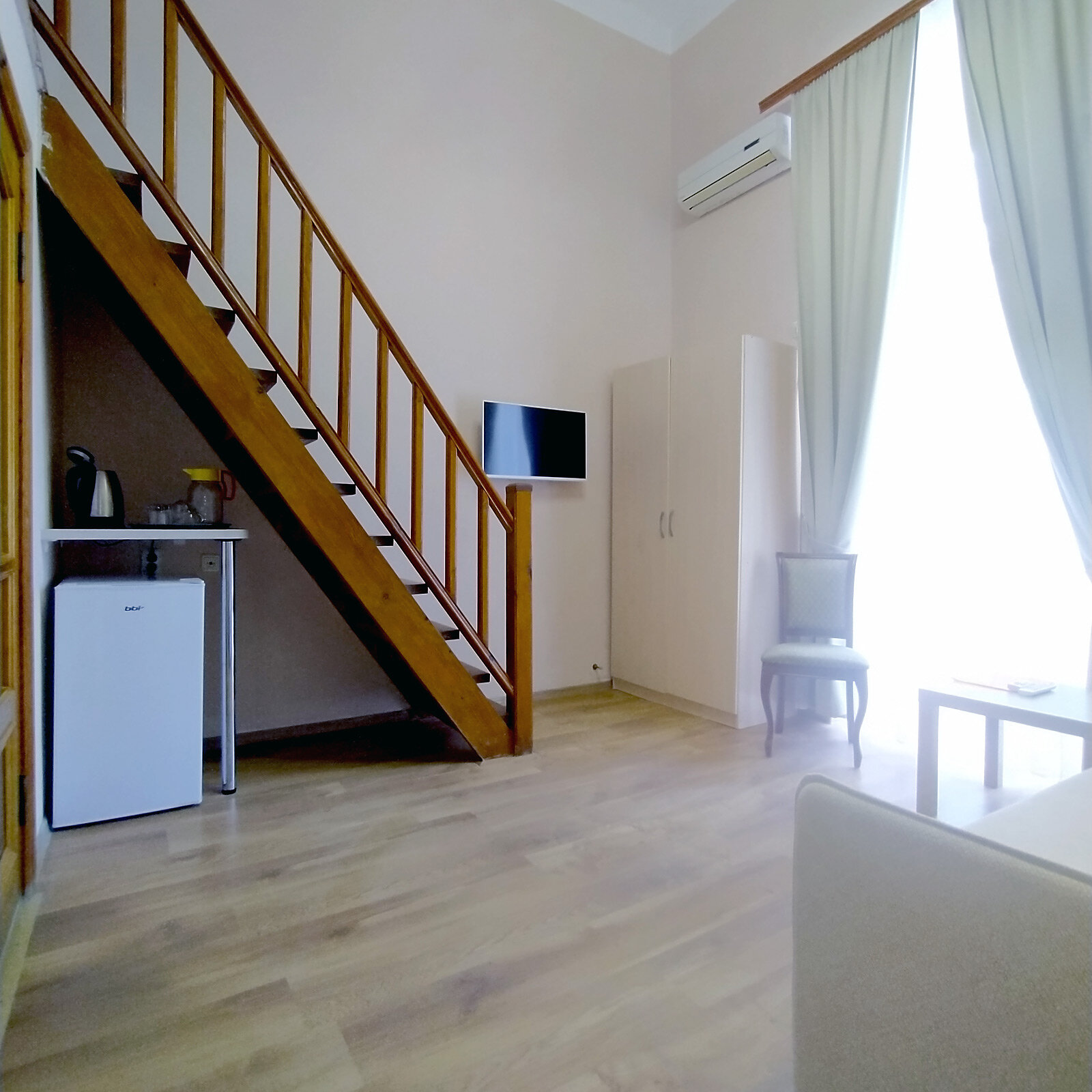 Двухуровневый 2-х местный номер с балконом, вид во двор