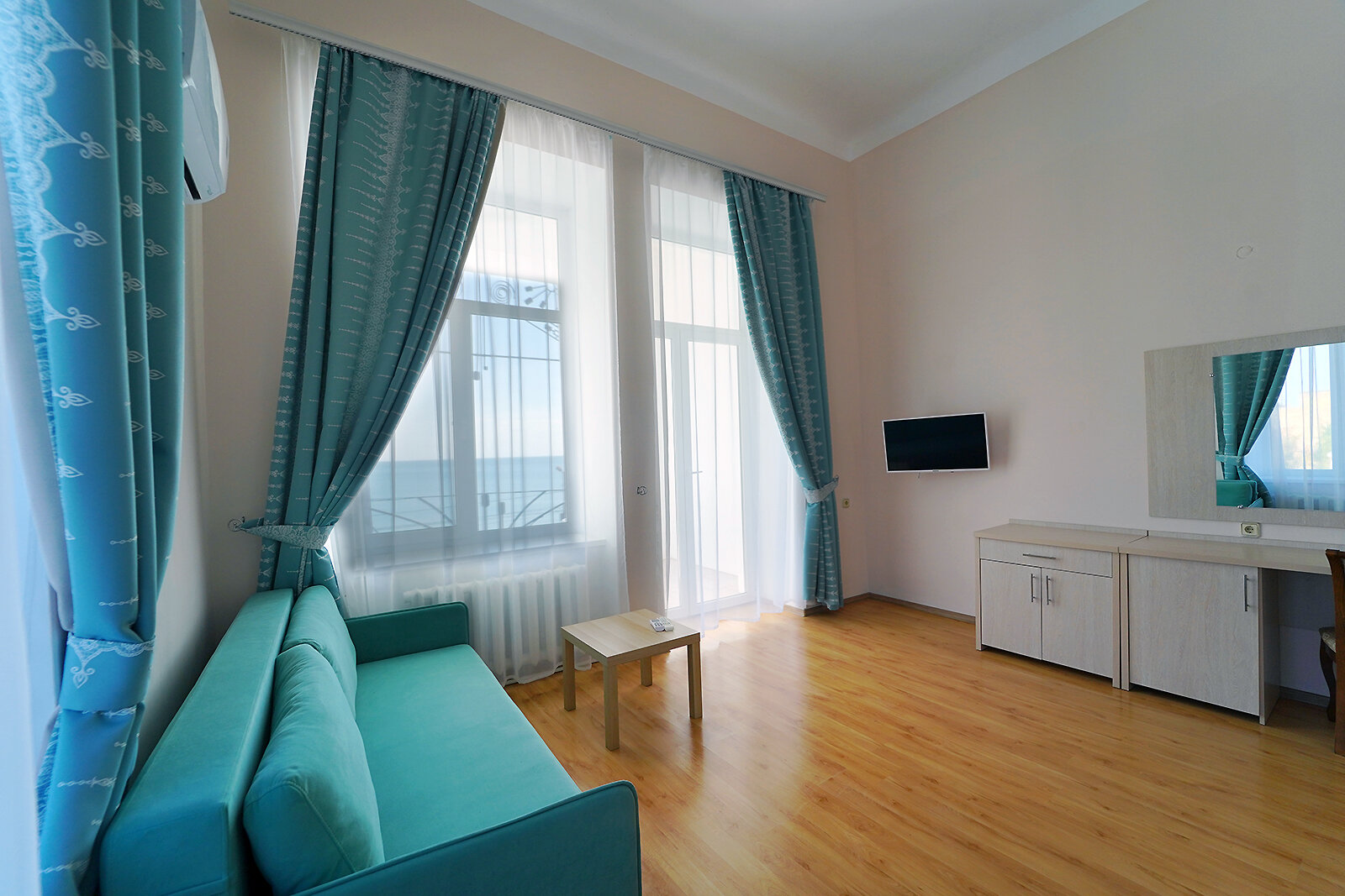 Двухместный номер "Люкс" с балконом и видом на море