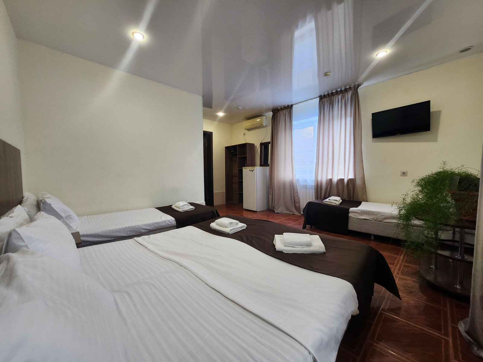 Четырехместный номер с балконом