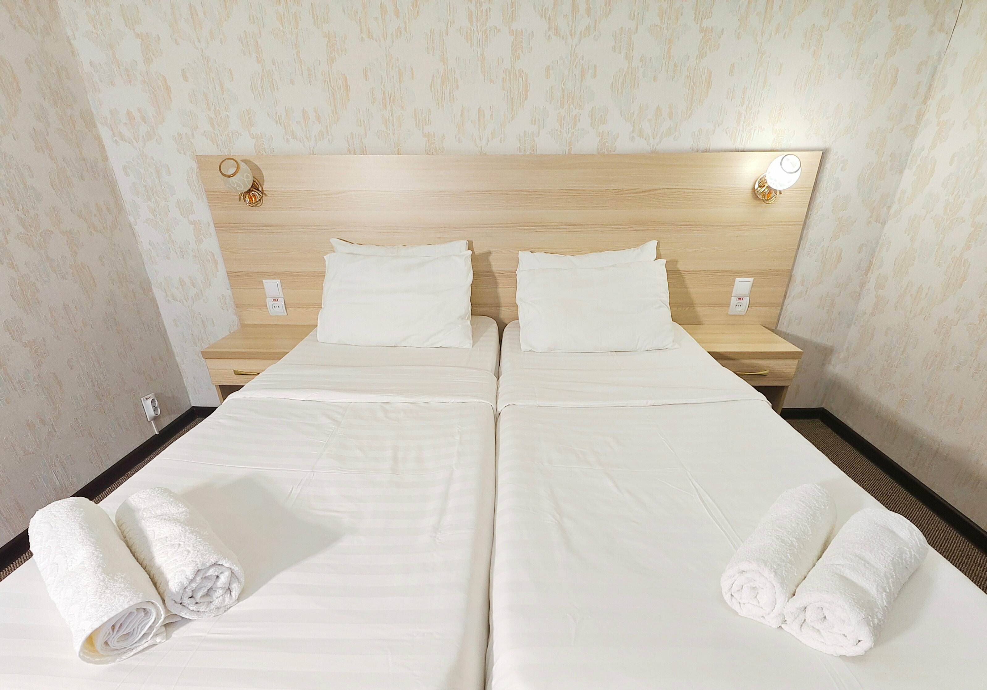 Апартаменты 4х комнатные 8ми местные с видом на территорию