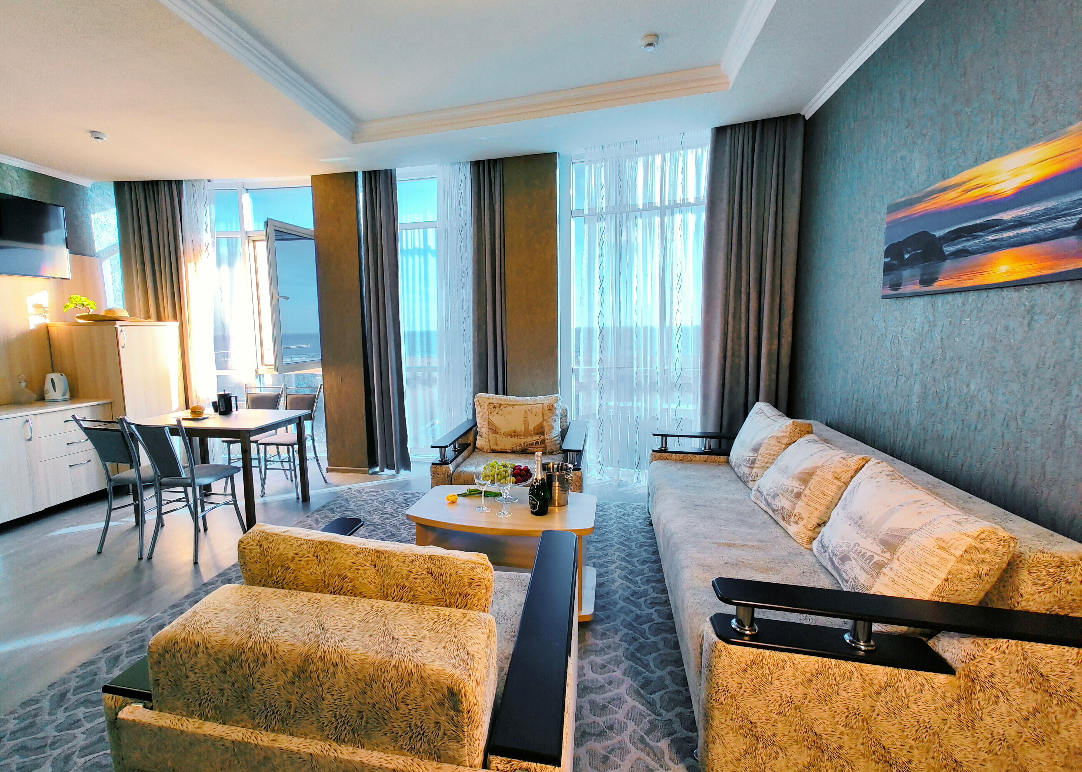 Апартаменты 4х комнатные 8ми местные с панорамным видом на море