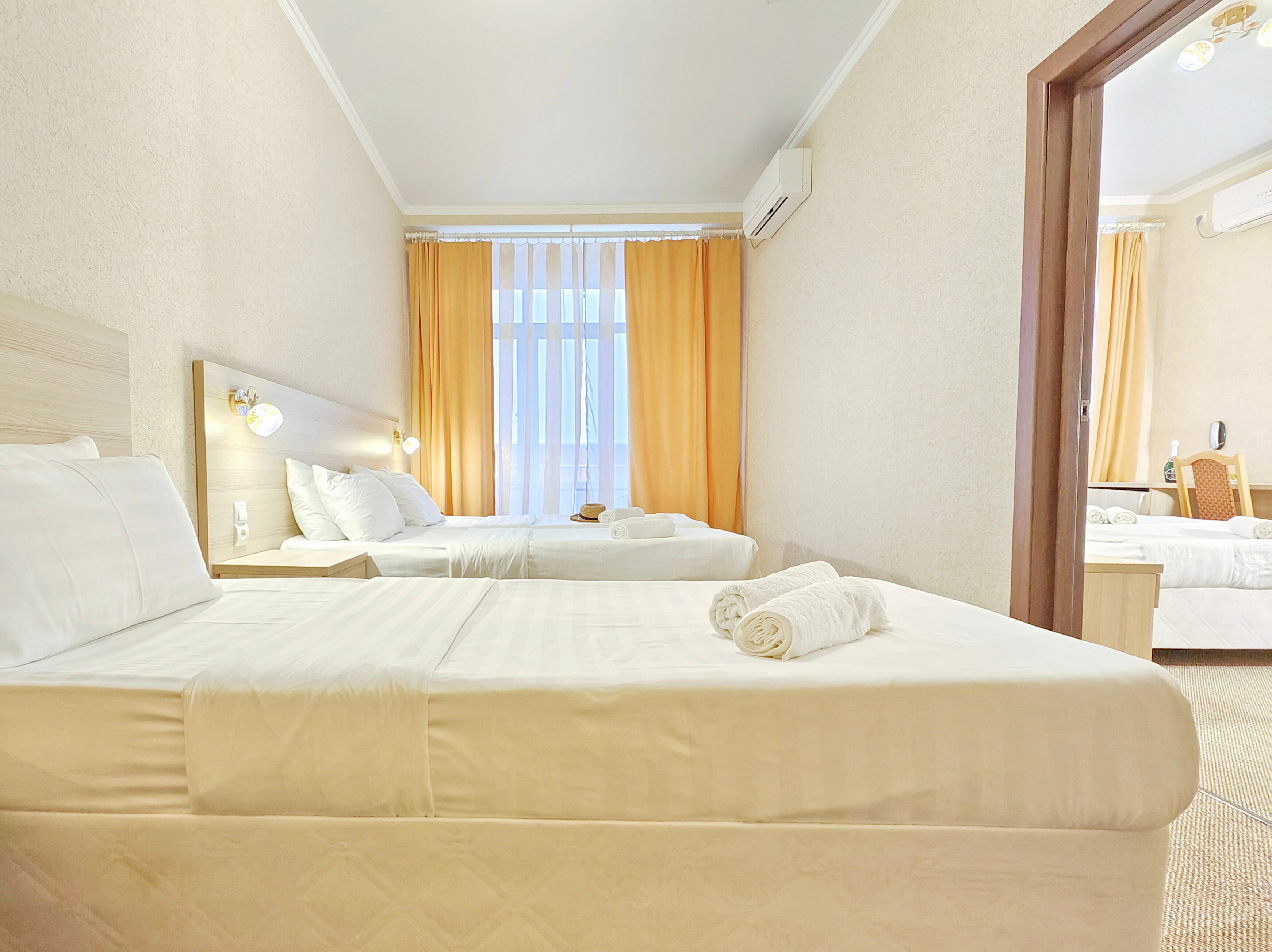 2х комнатный 5ти местный с боковым видом на море