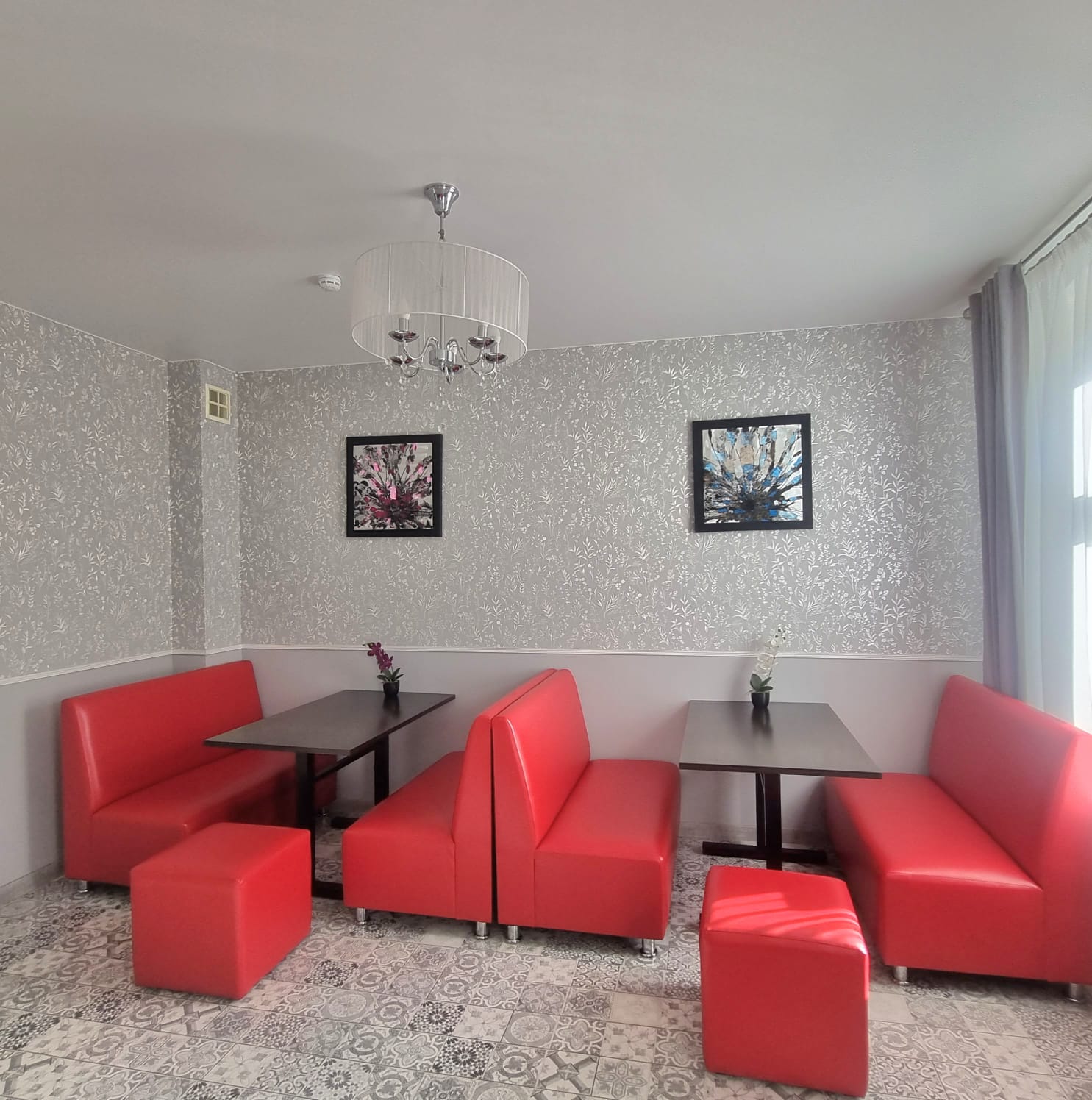 Кровать в общем 4-местном номере для мужчин и женщин