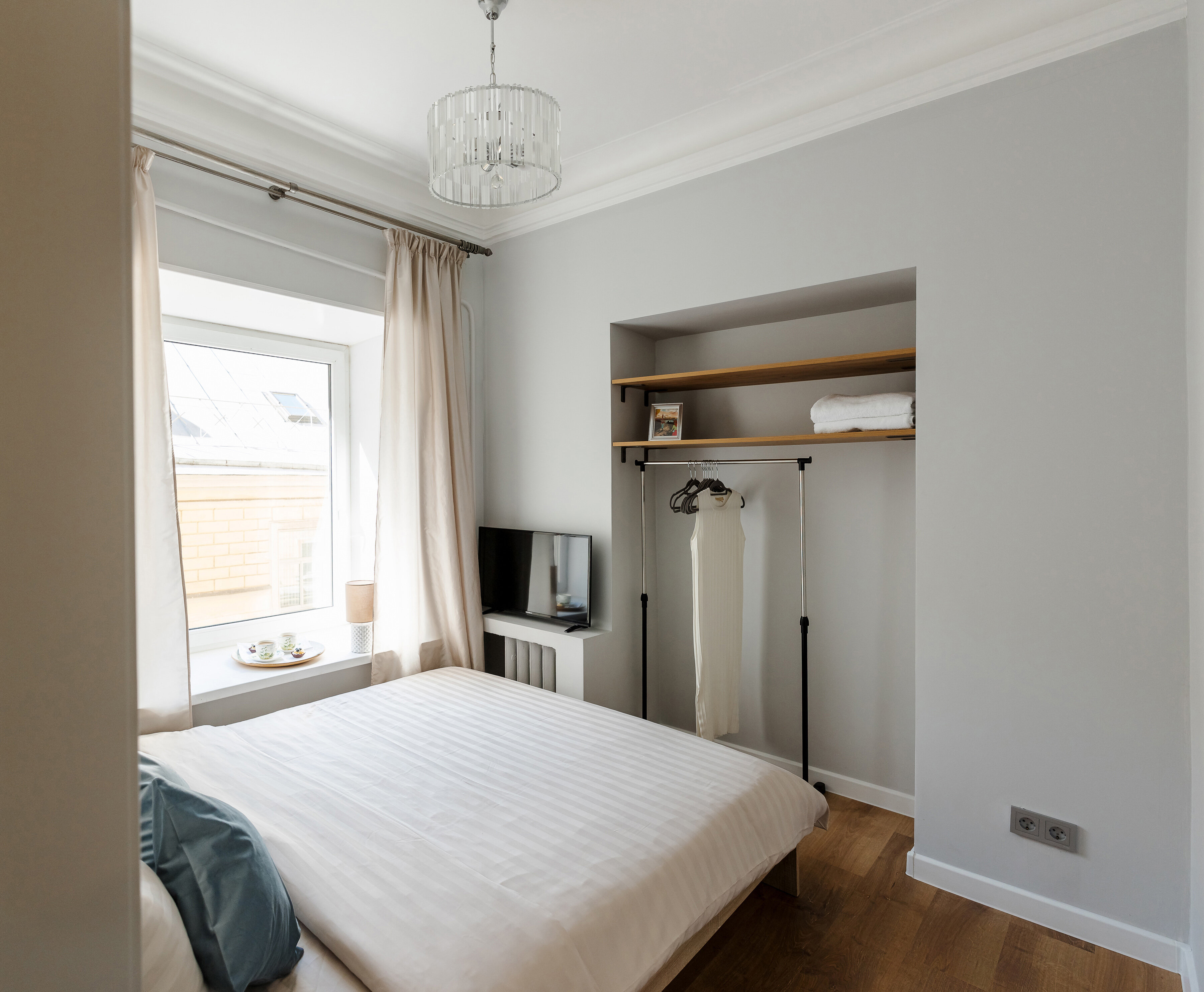 Уютный небольшой номер с новым ремонтом и собственной ванной комнатой рядом с номером