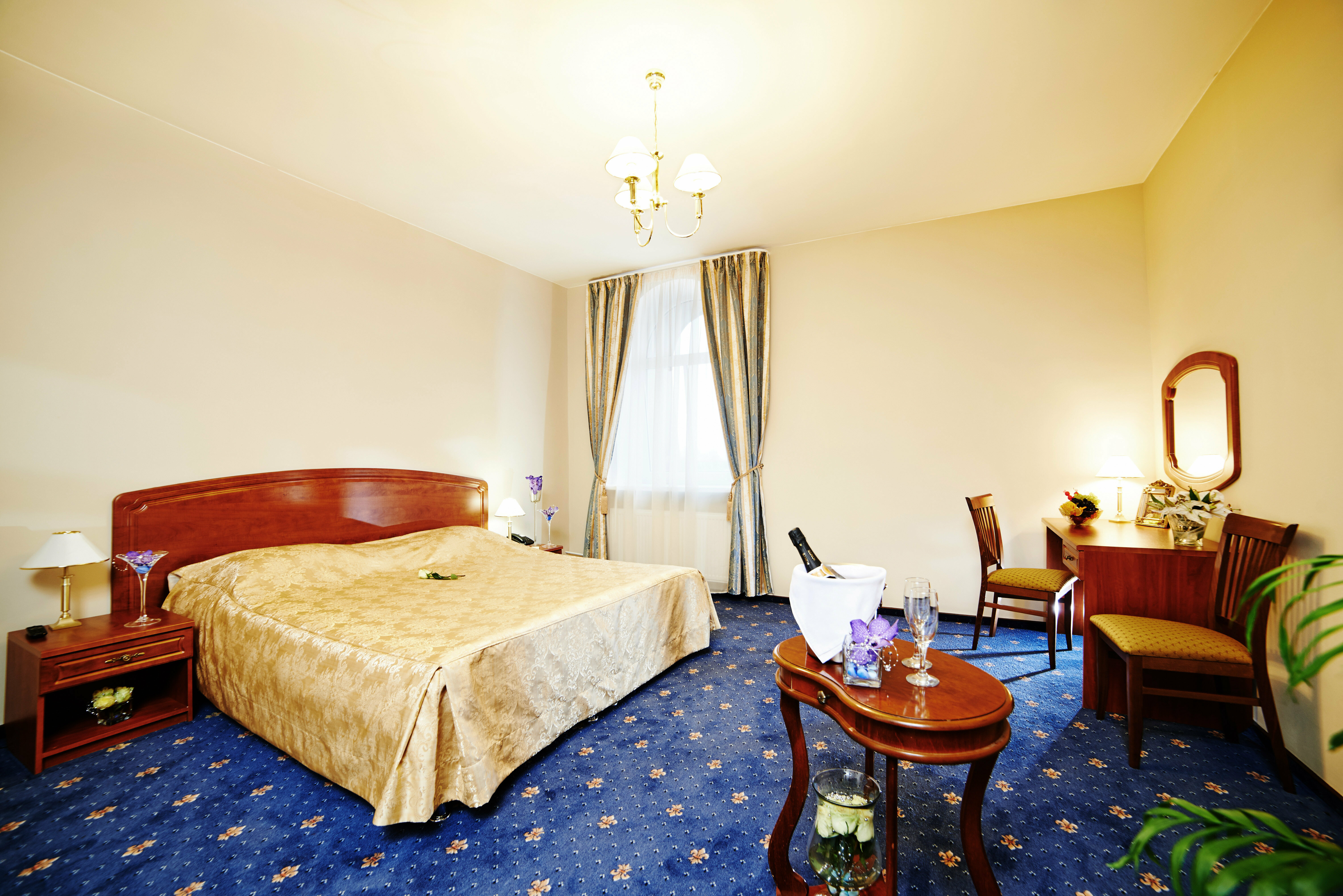 Улучшенный двухместный номер с 1 кроватью