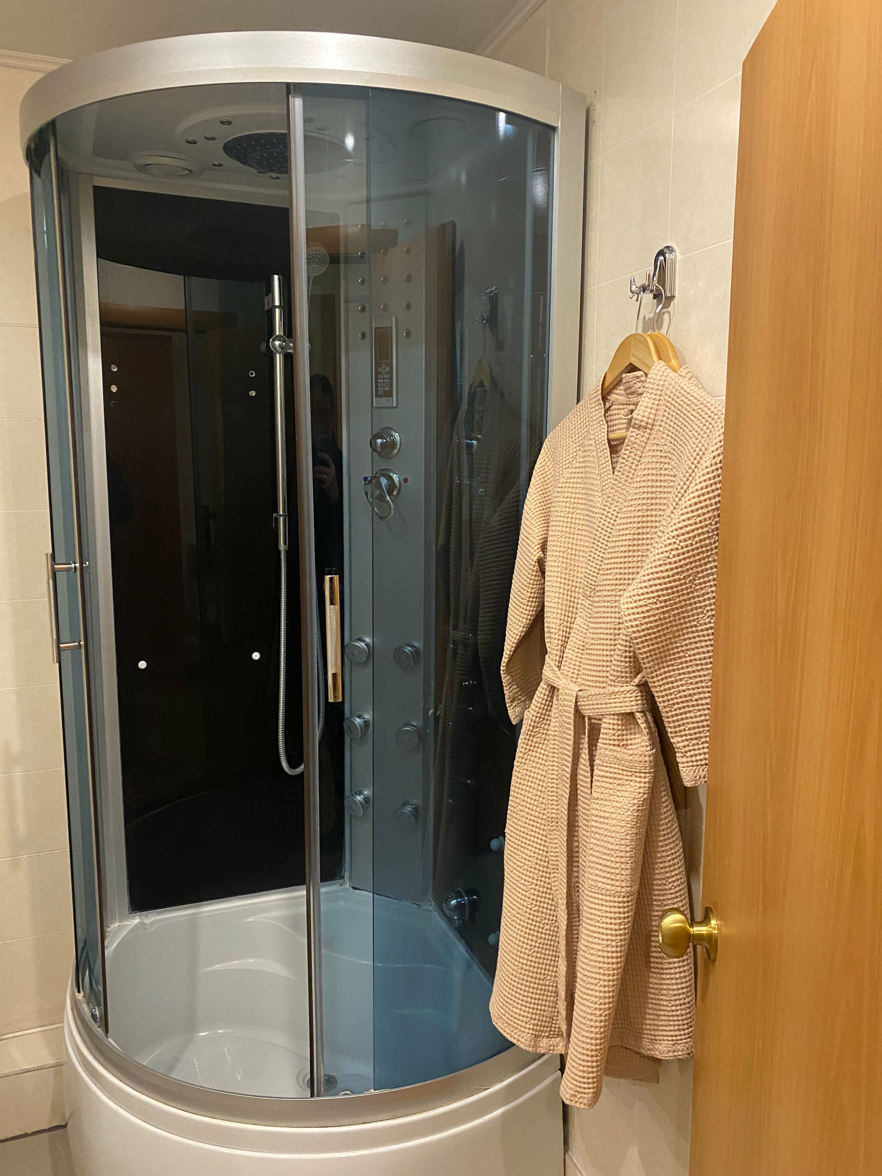 Улучшенный номер с кроватью размера «queen-size»