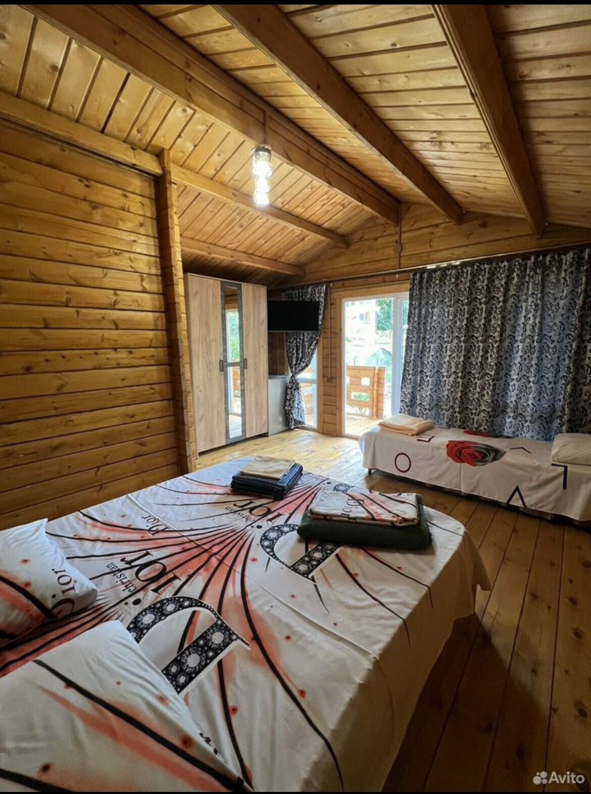 Дом с балконом