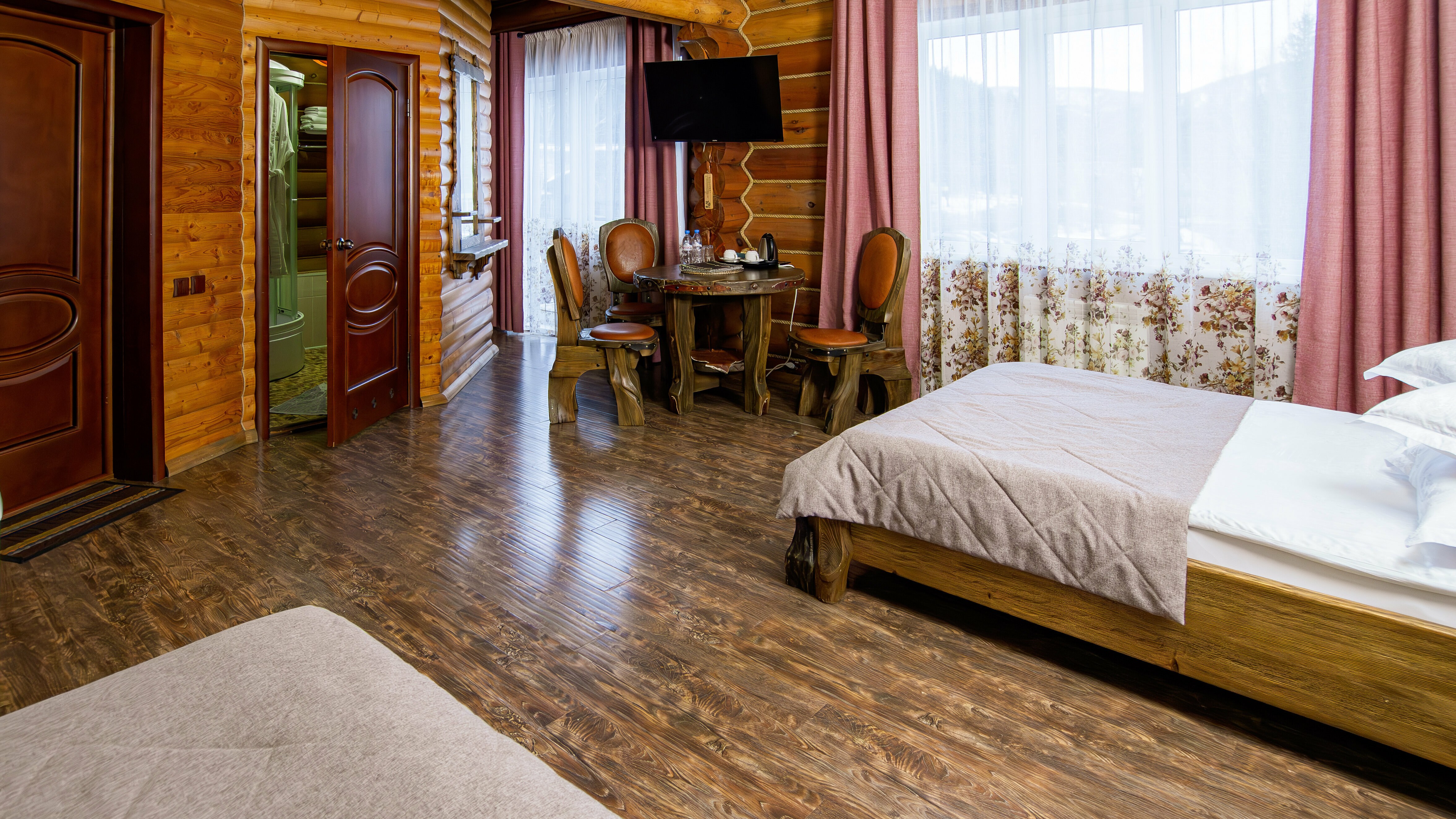 Двухместный номер с 2 отдельными кроватями и балконом