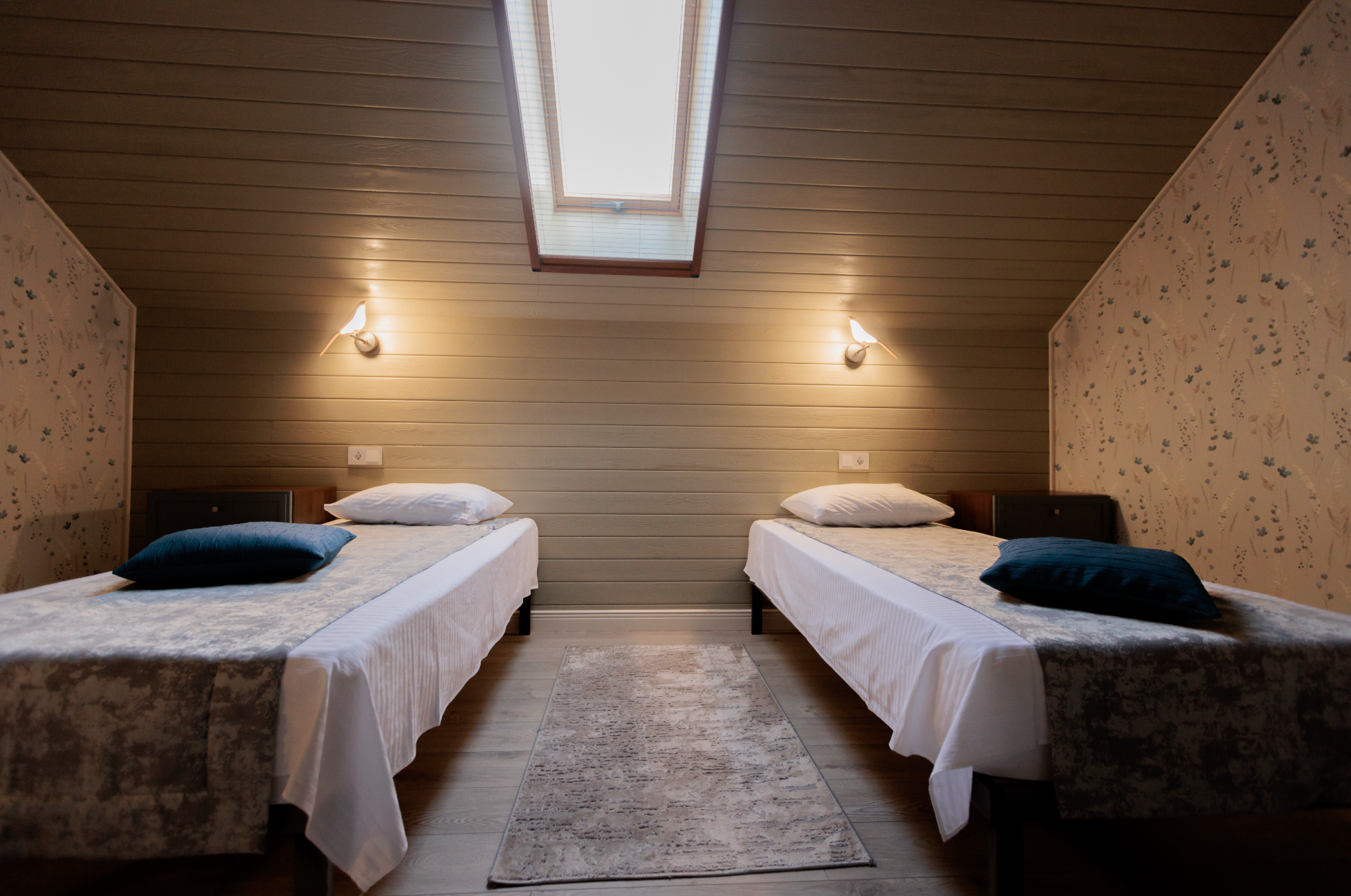 Улучшенный двухместный номер с 2 отдельными кроватями