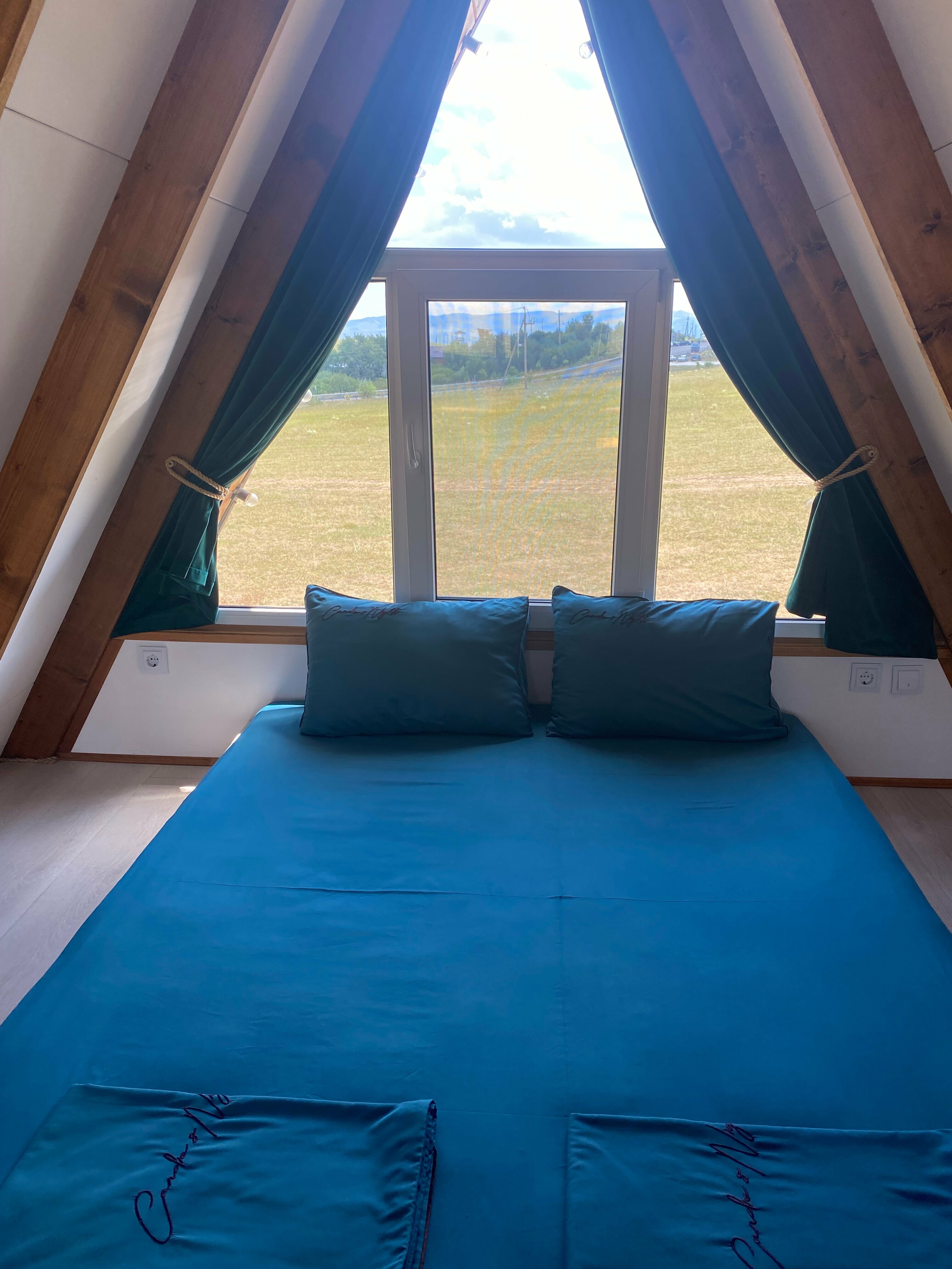 Четырехместный номер с балконом