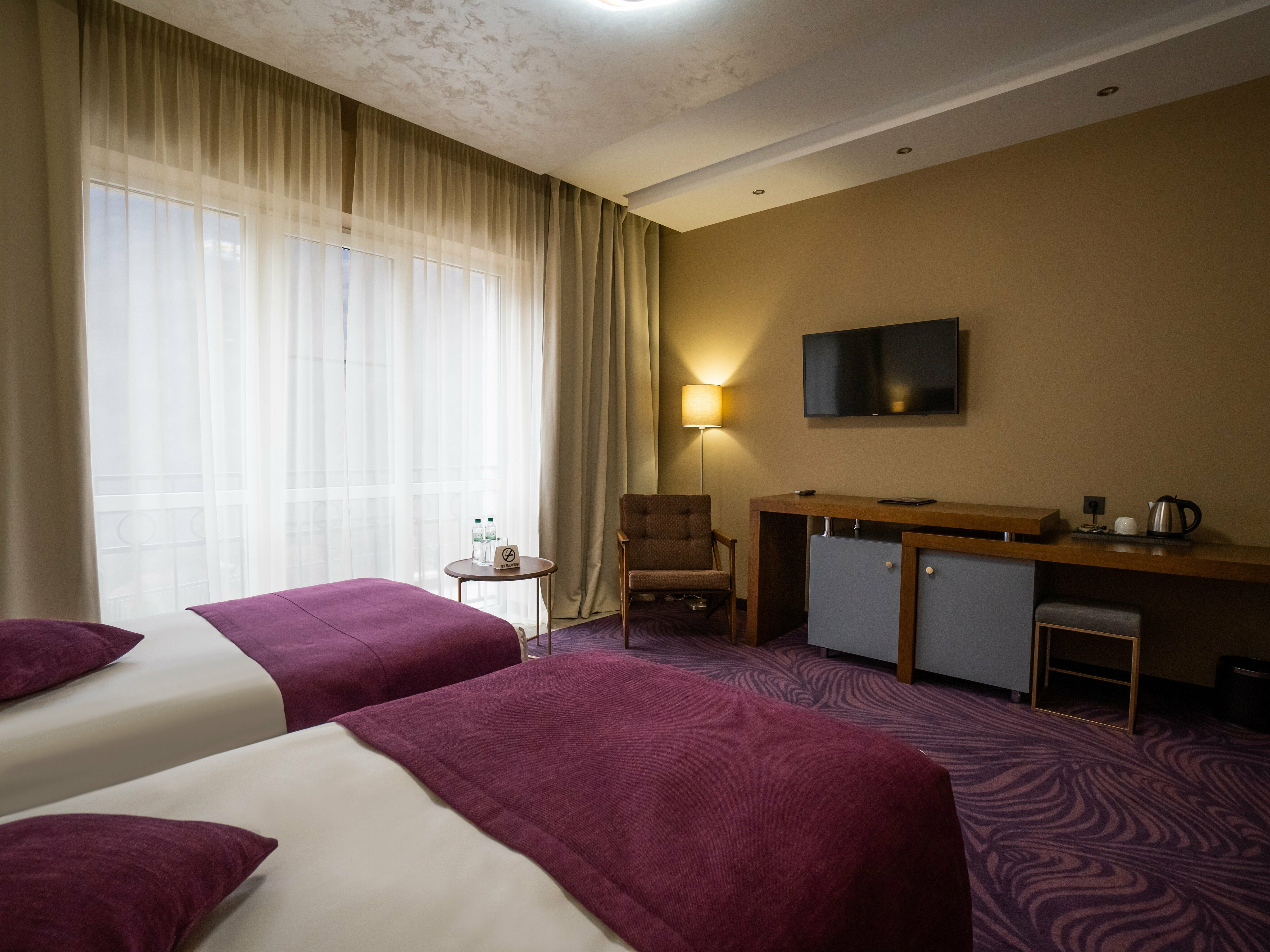 СТАНДАРТНЫЙ НОМЕР  С ДВУМЯ РАЗДЕЛЬНЫМИ КРОВАТЯМИ