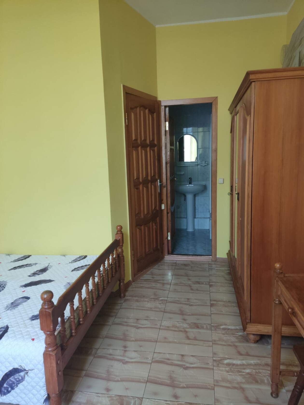 Трехместный номер с видом на город