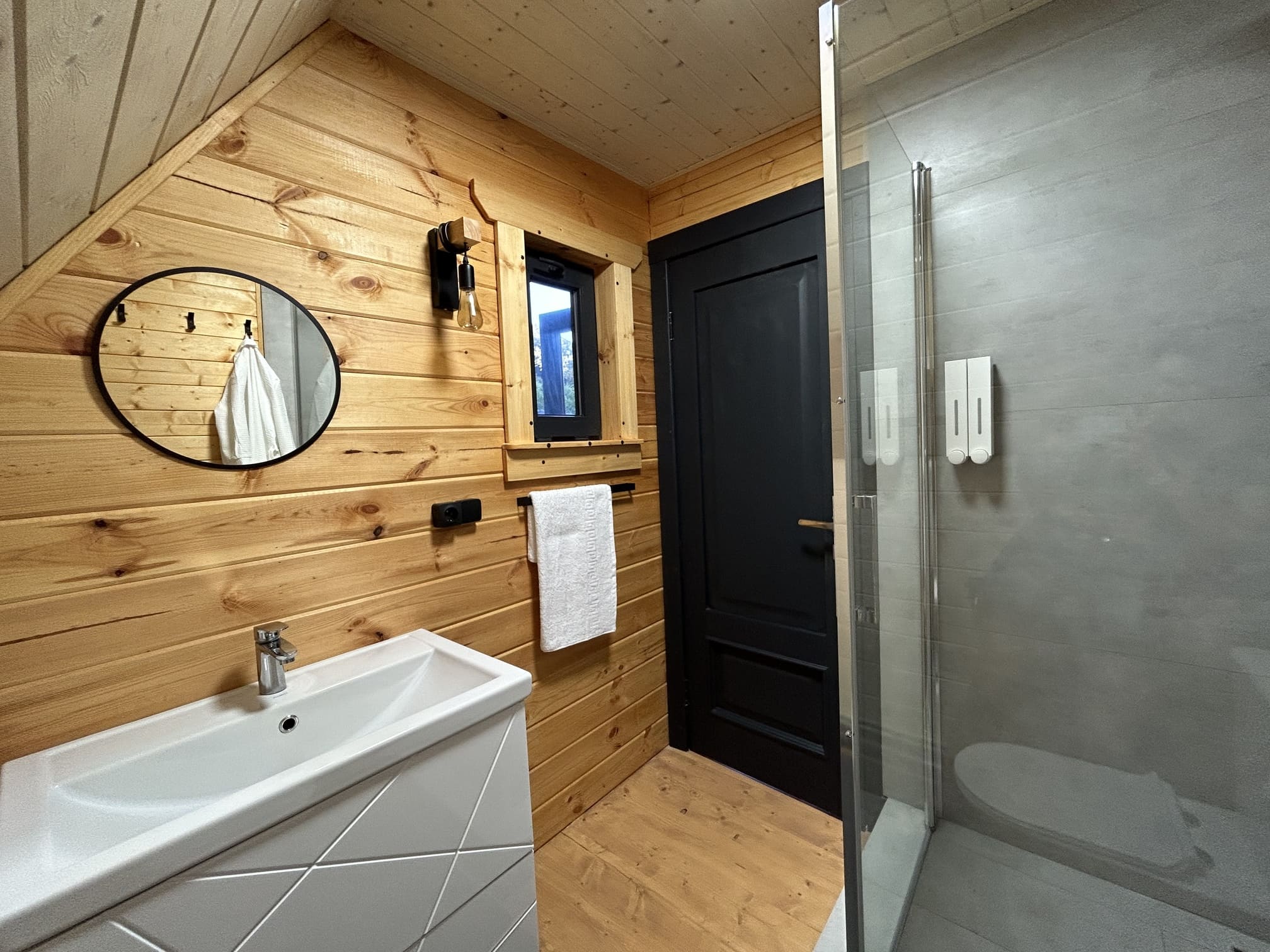 Коттедж с собственным бассейном