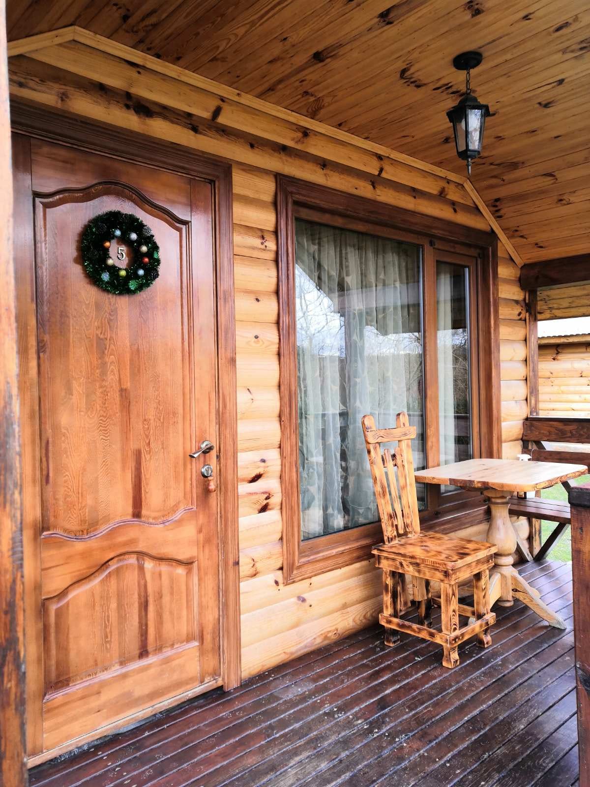 Деревянный домик шале