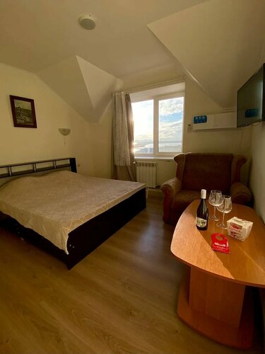 Двухместный номер с двуспальной кроватью и дополнительной кроватью в Primorskiy Resort