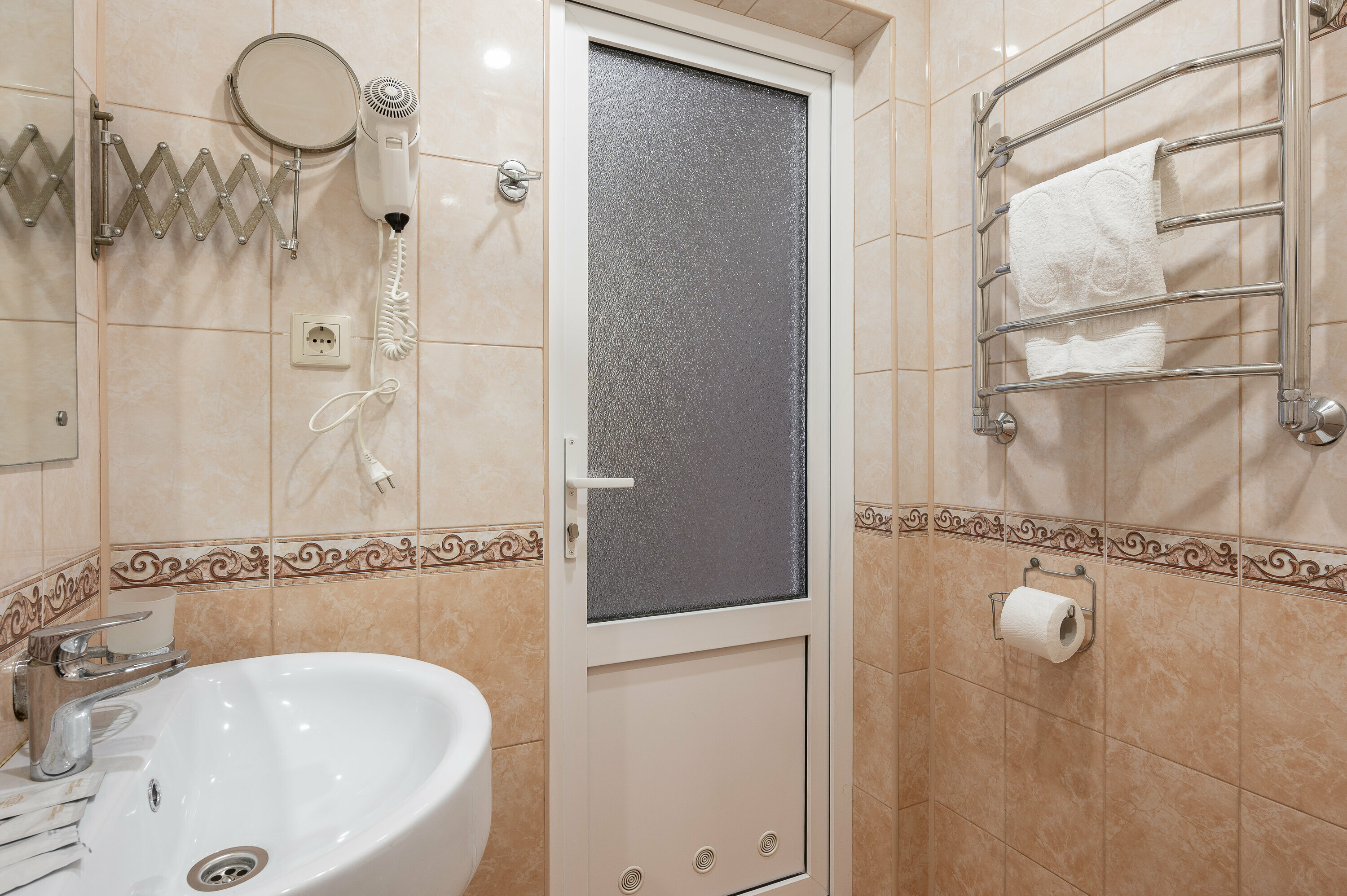 Двухместный номер с 2 отдельными кроватями и балконом