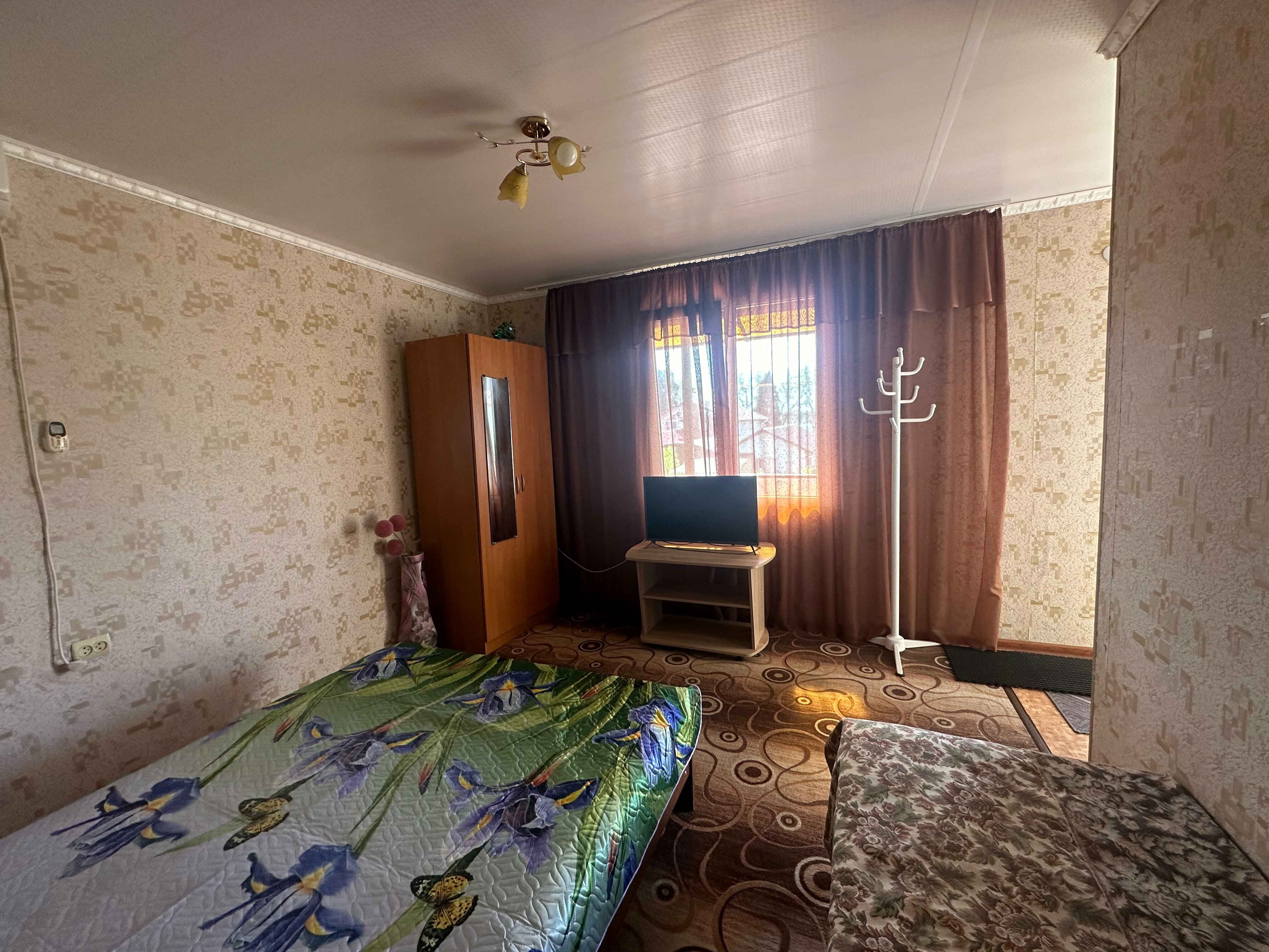 Трехместный номер «Комфорт» с душем