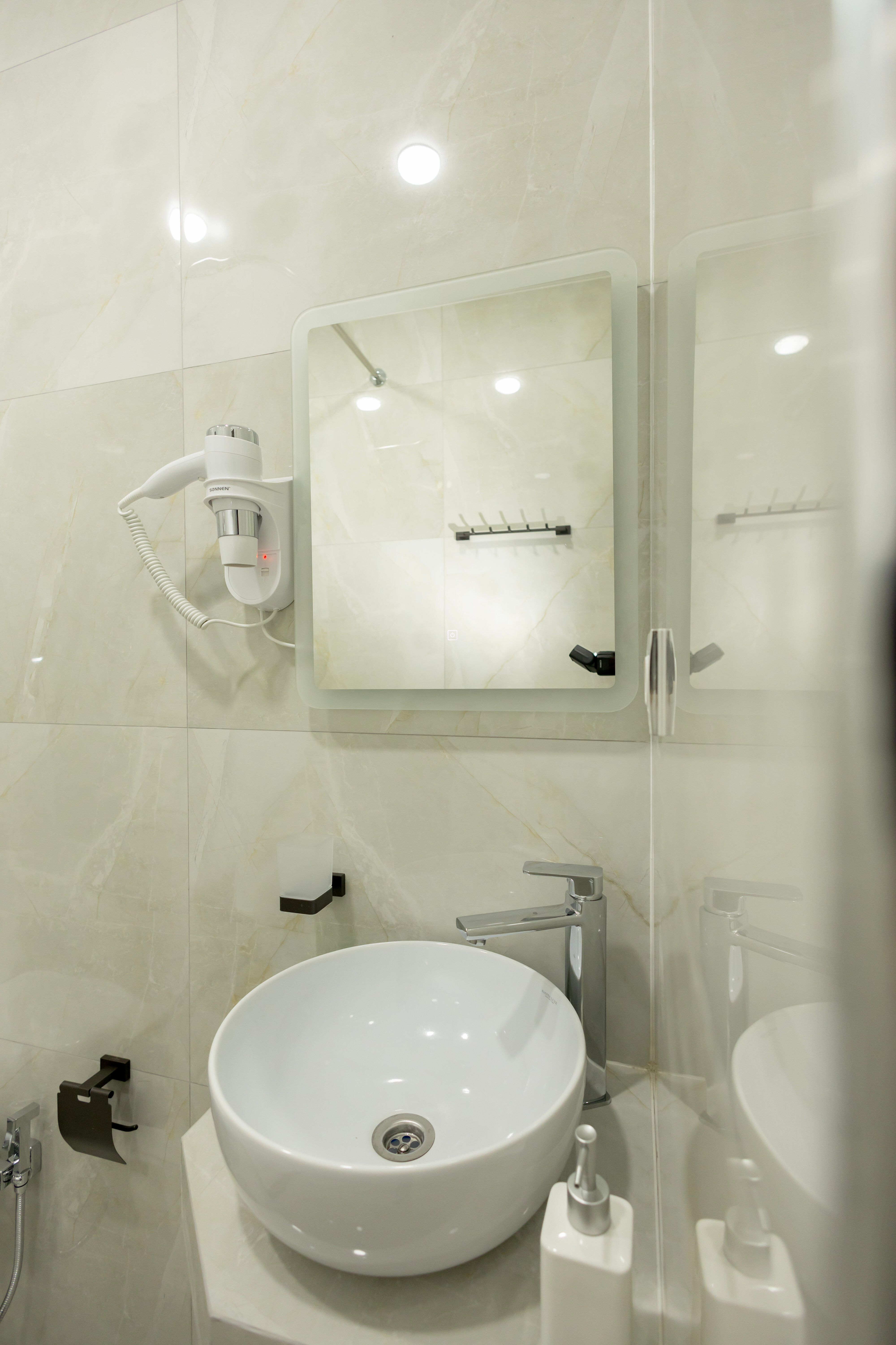 Улучшенный трехместный номер с видом на море