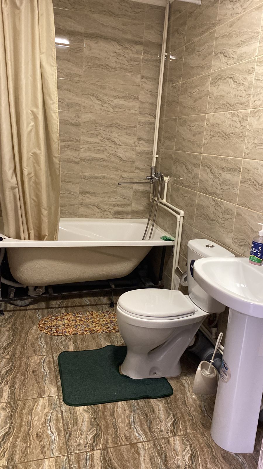 Cемейный номер с собственной ванной комнатой