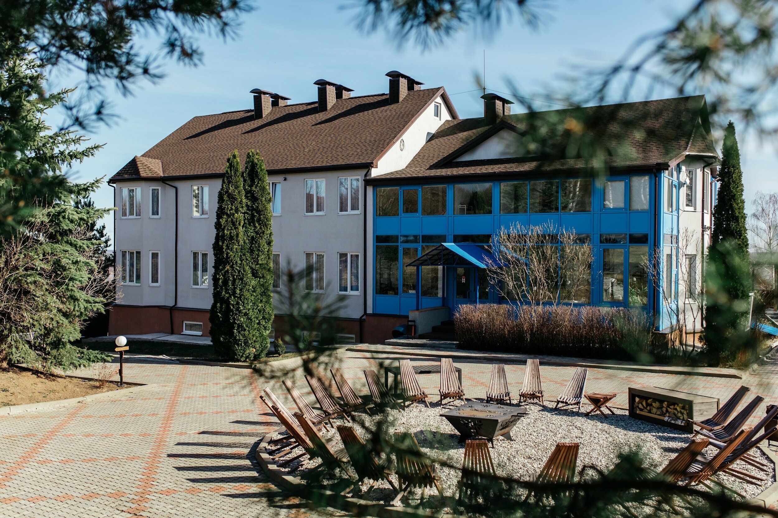 Первый этаж