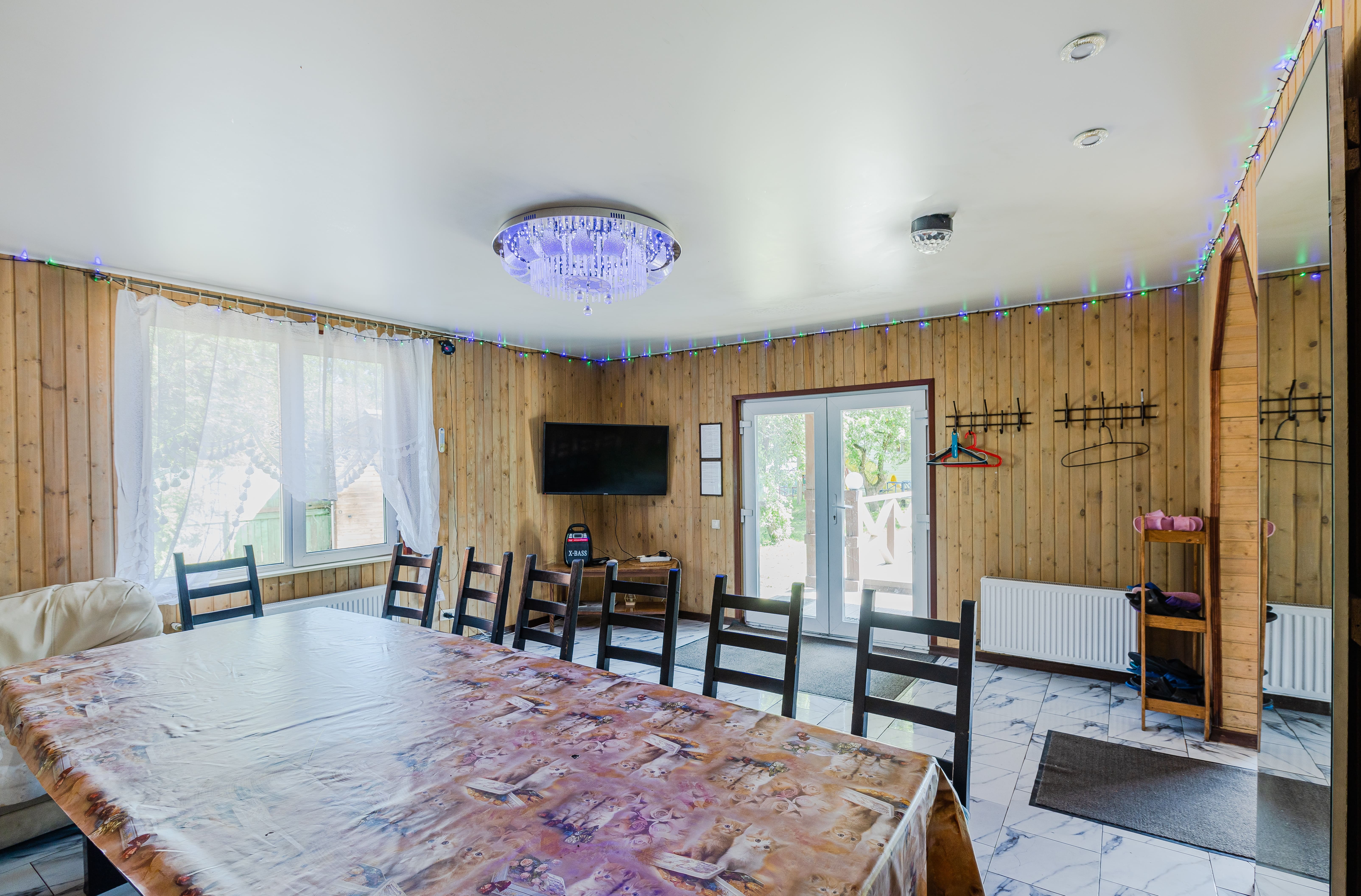 Коттедж с собственным бассейном