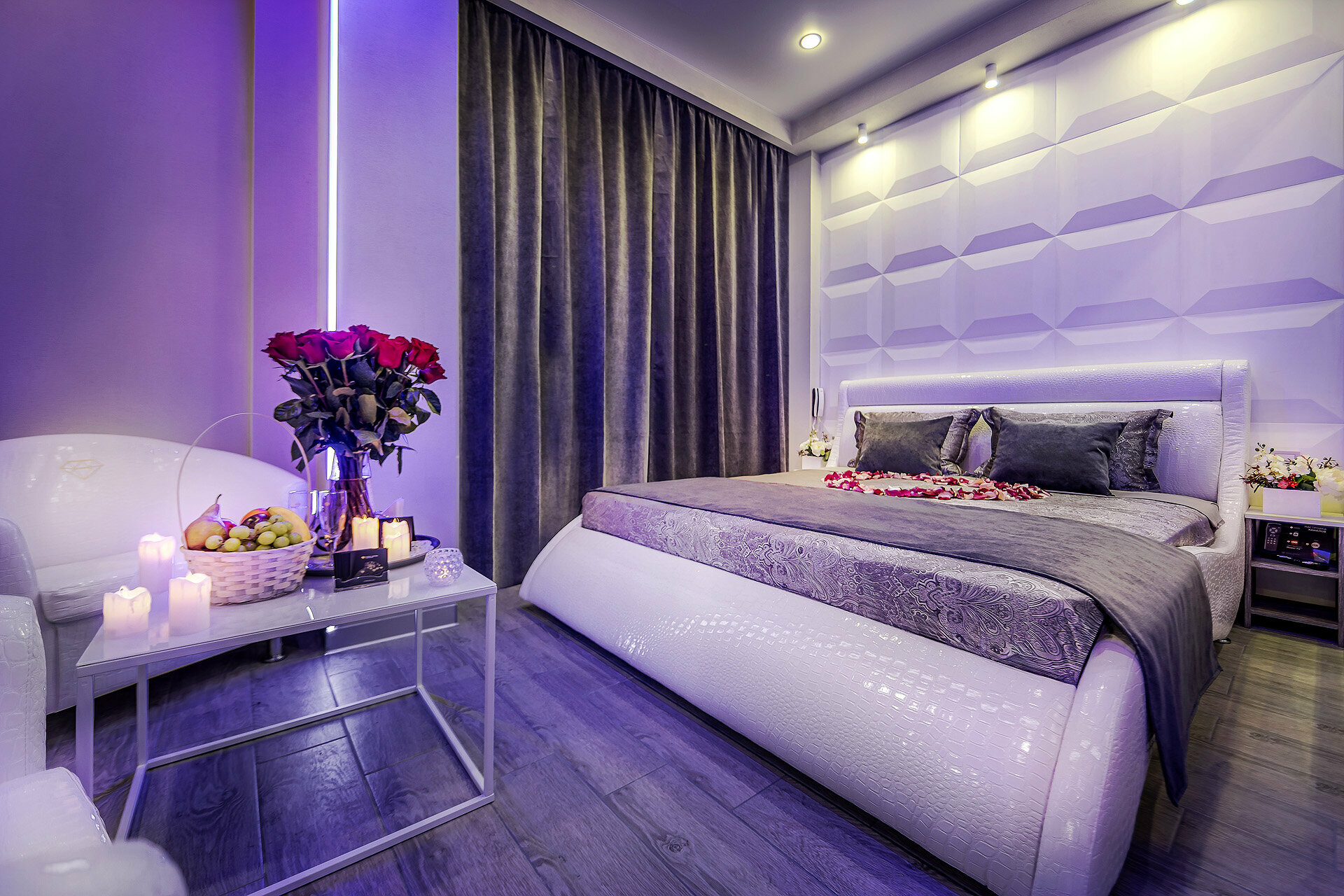 Двухместный номер с 1 кроватью и гидромассажной ванной (только для взрослых)