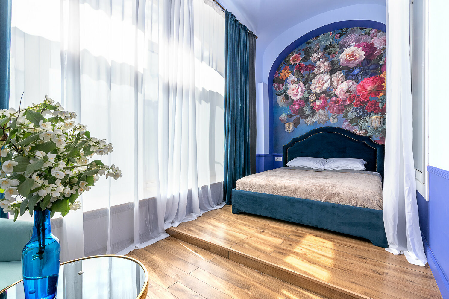 Роскошные апартаменты «Цветочная Гостиная» с отдельной спальней и 2мя двуспальными кроватями